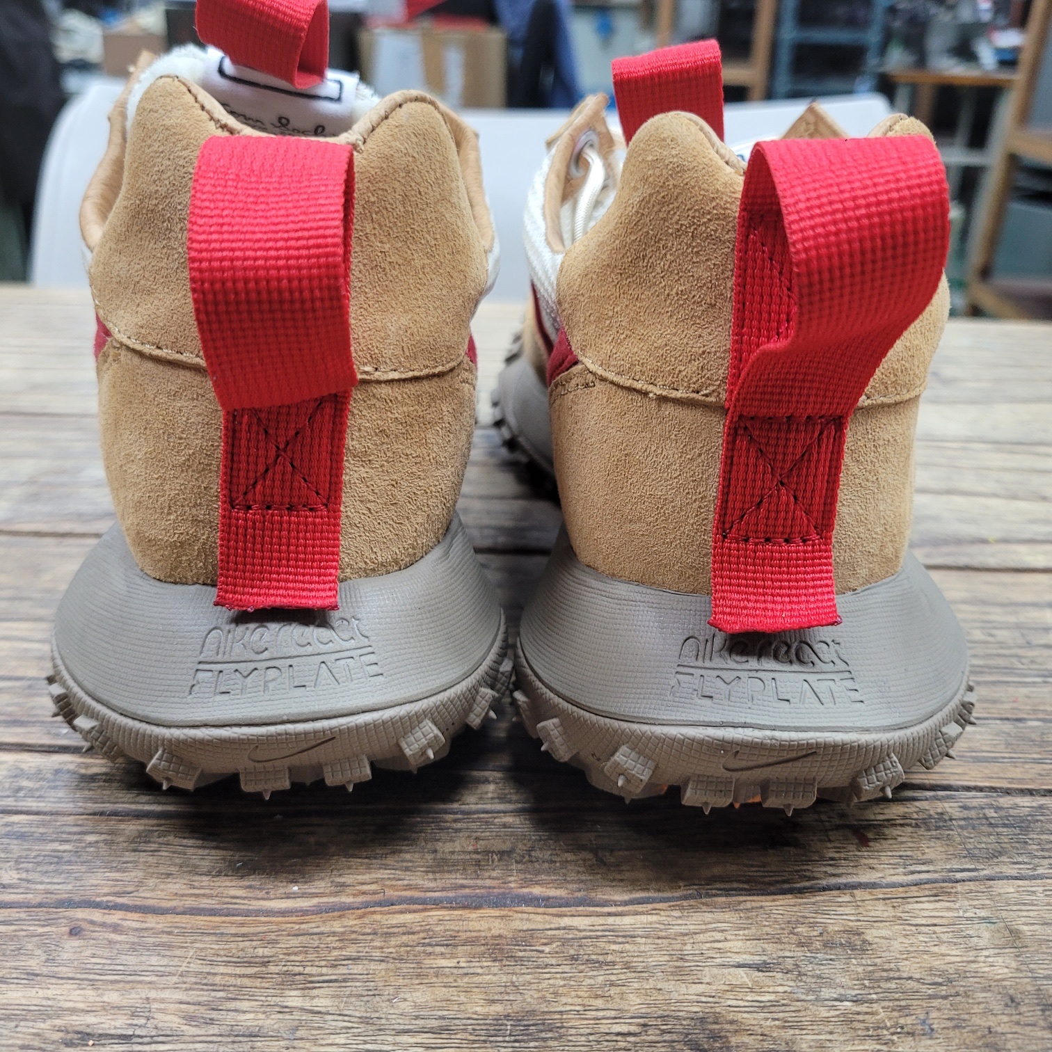 Nike x Tom Sachs Mars Yard Overshoe 3.0, Nike ACG Mountain Fly Low Fossil Stone 착용 스타일 - 3