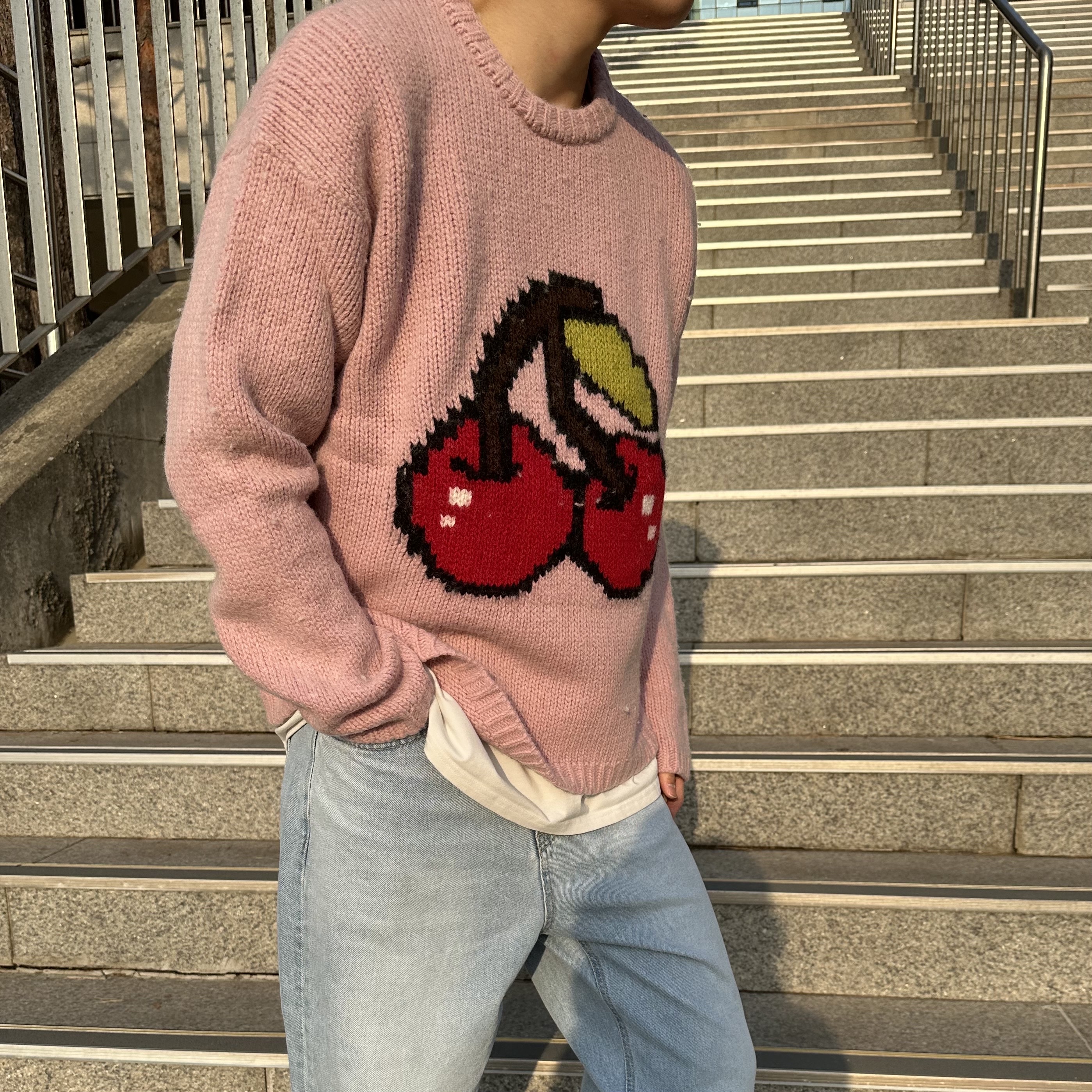 (W) Our Legacy Sonar Roundneck Candyfloss Cherry Acrylic 착용 스타일 - 2