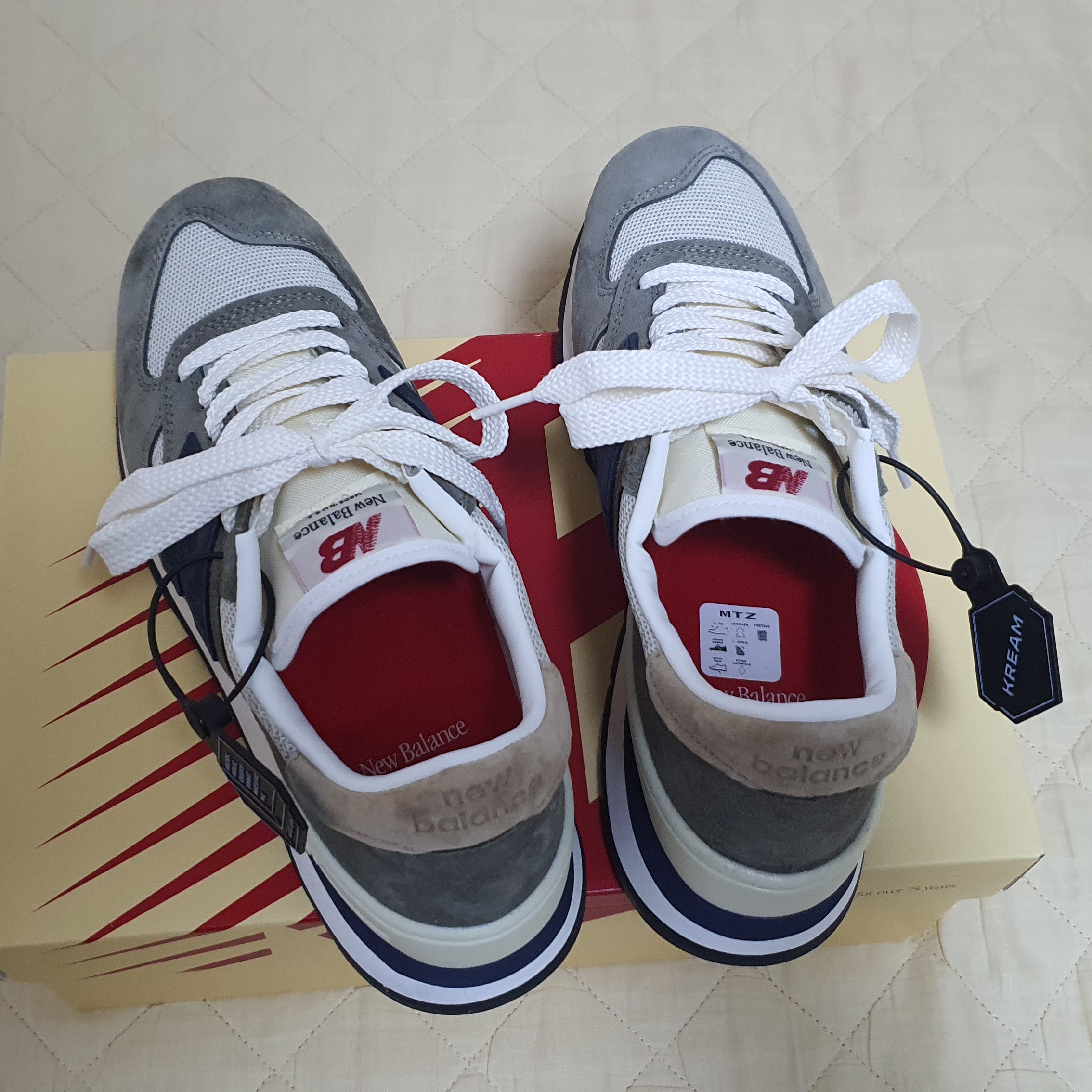 New Balance 990v1 Made in USA Olive 착용 스타일 - 2