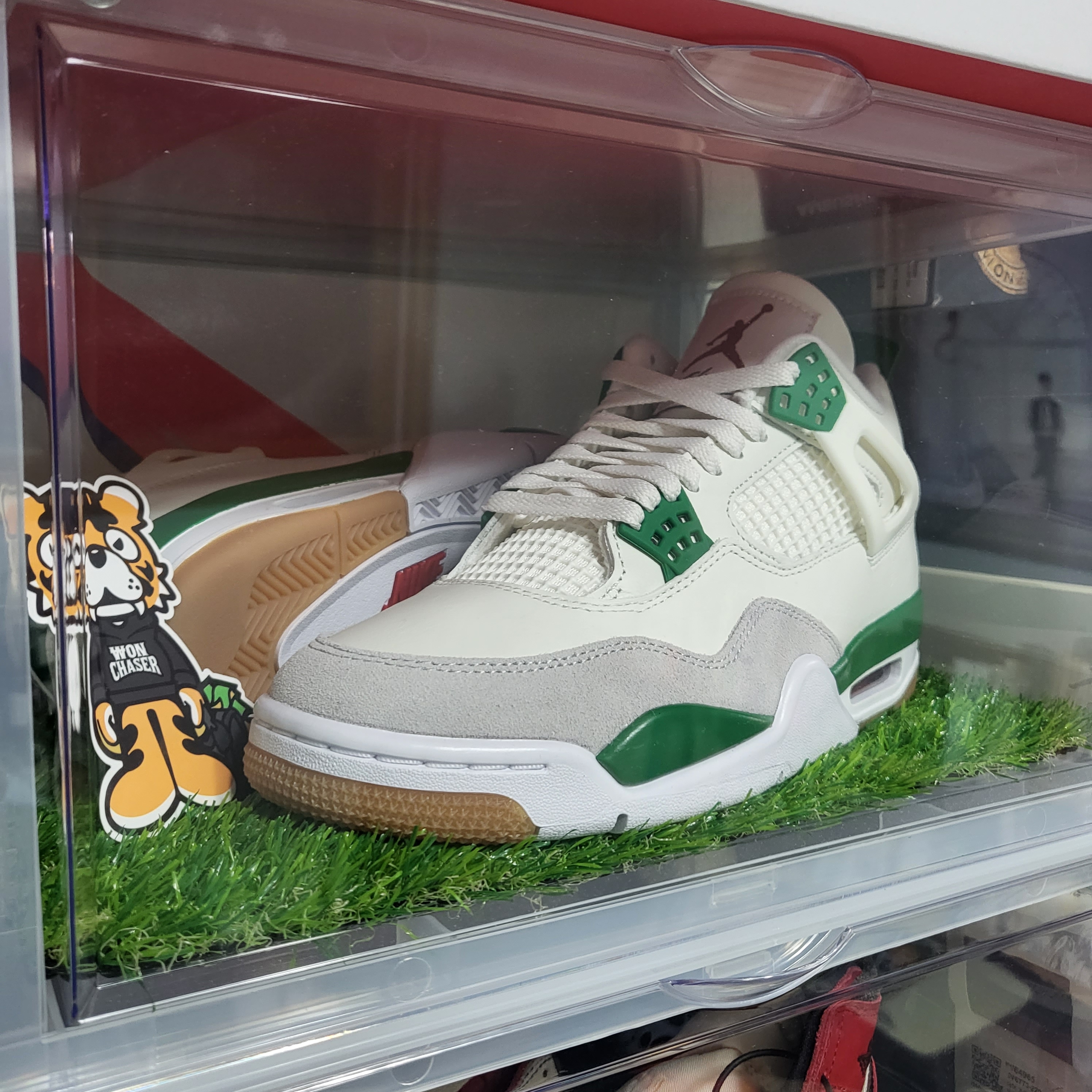 Jordan 4 x Nike SB Retro SP Pine Green 착용 스타일 - 1