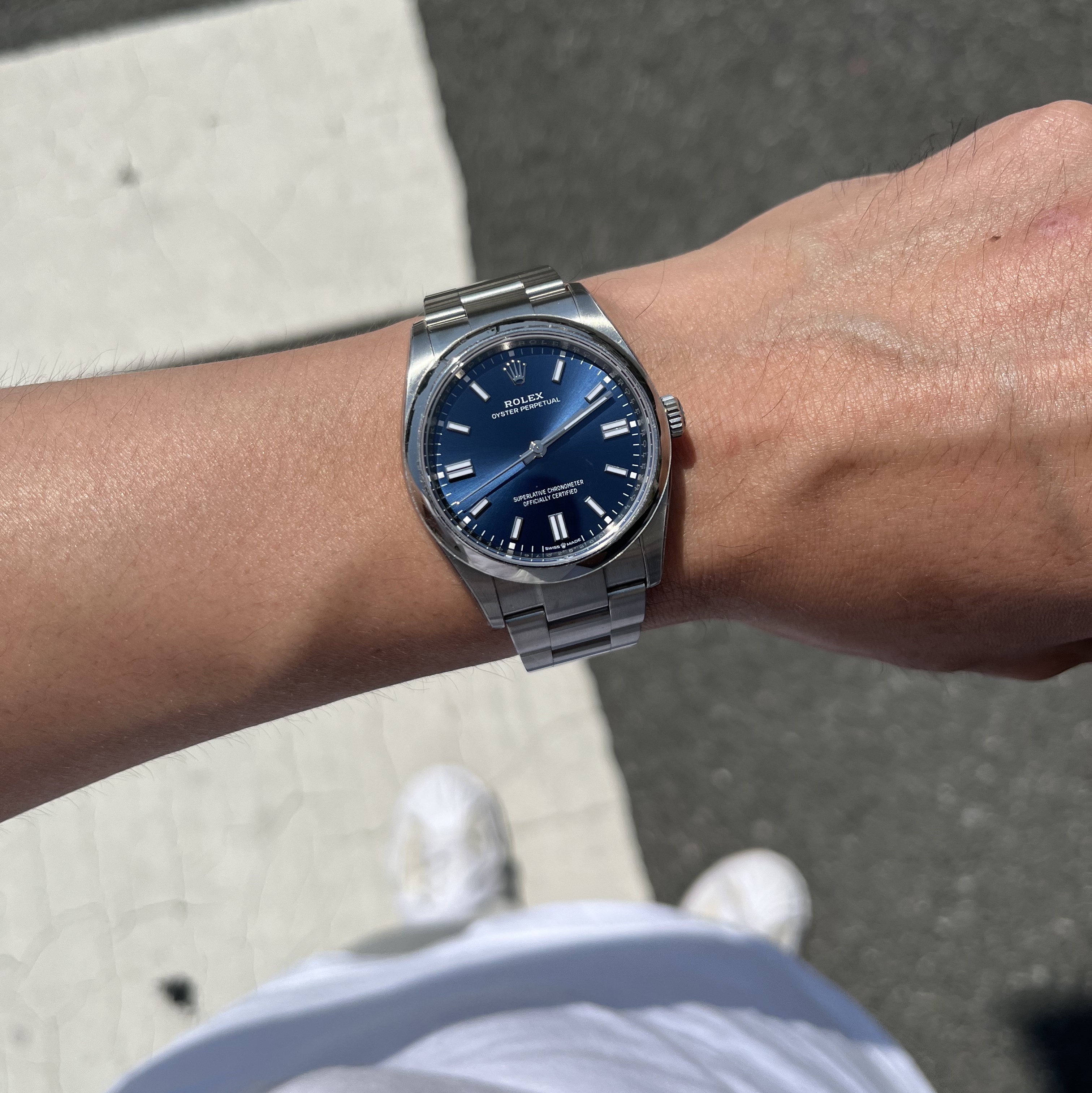 Rolex Oyster Perpetual 36mm 126000 Bright blue Oyster, Maison Mihara Yasuhiro Blakey OG Sole Canvas Low-top Sneakers White 착용 스타일