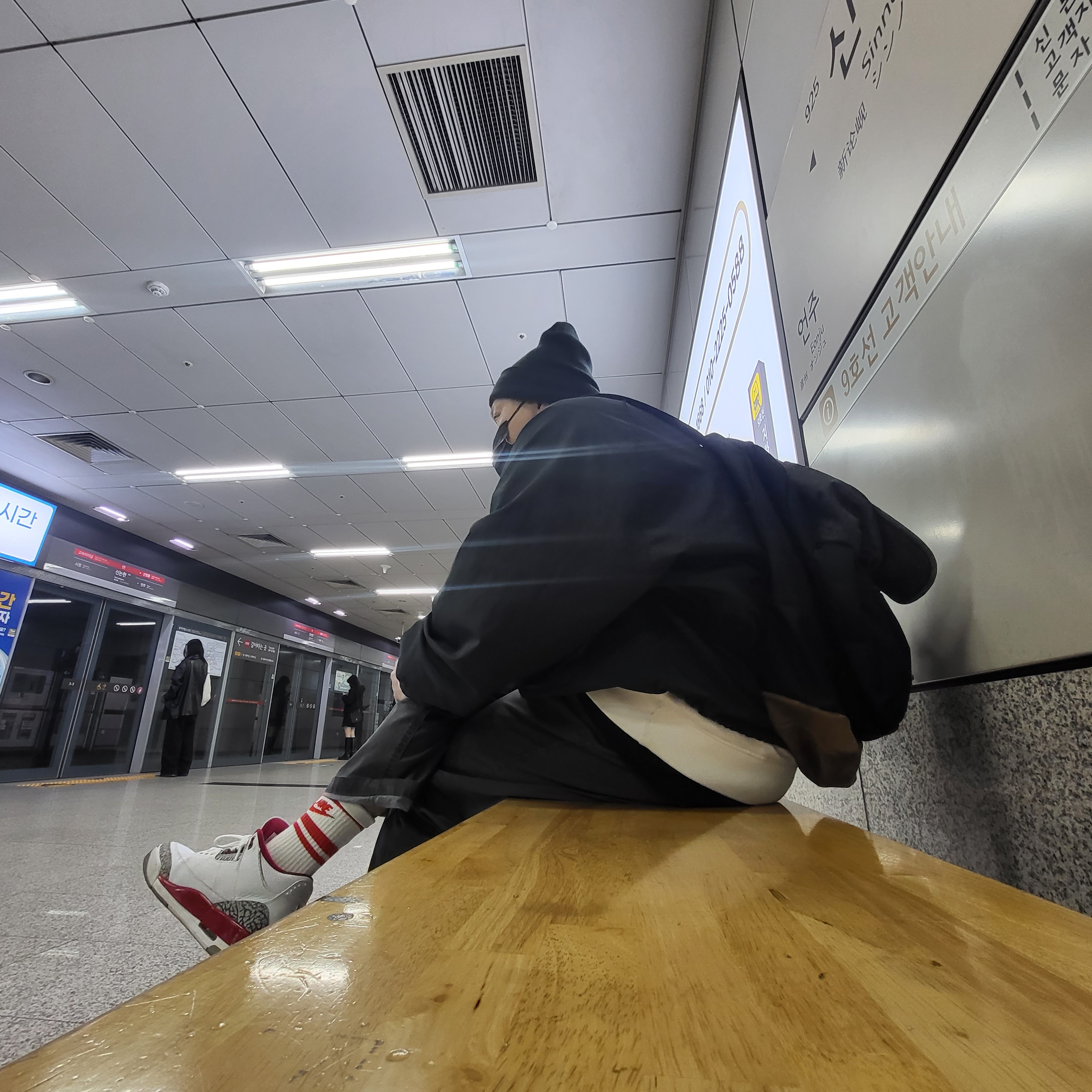 Nike x Stussy NRG Cuffed Beanie Black, Jordan 3 Retro Cardinal Red 착용 스타일