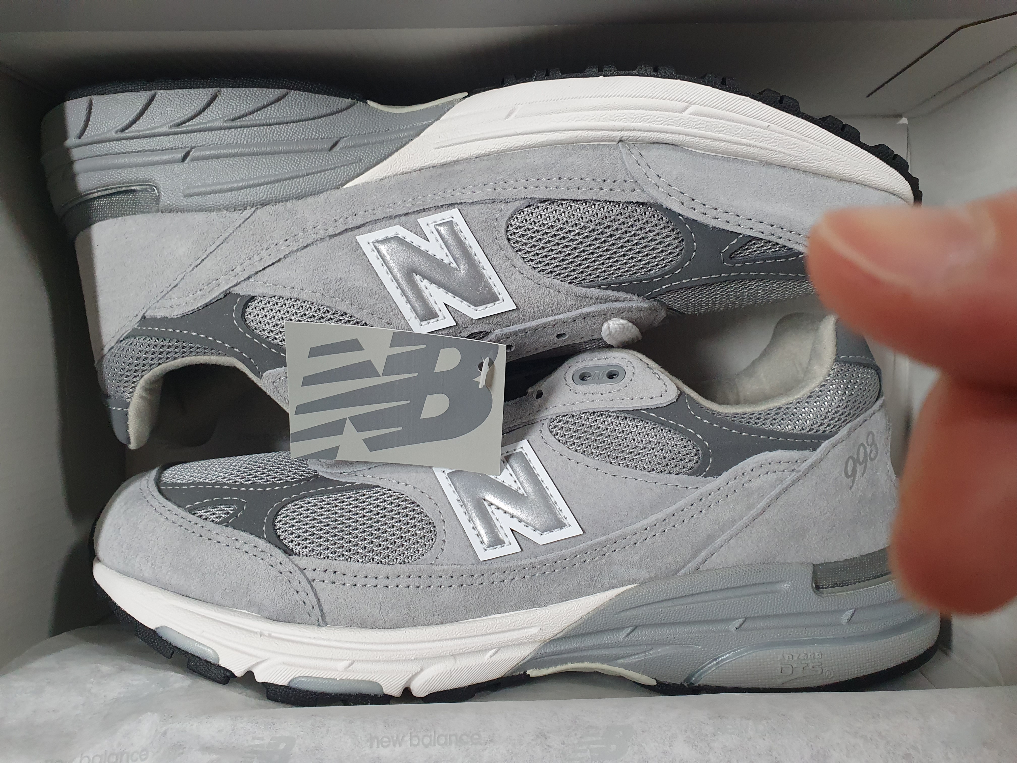 New Balance 993 Made in USA Grey - D Standard 착용 스타일