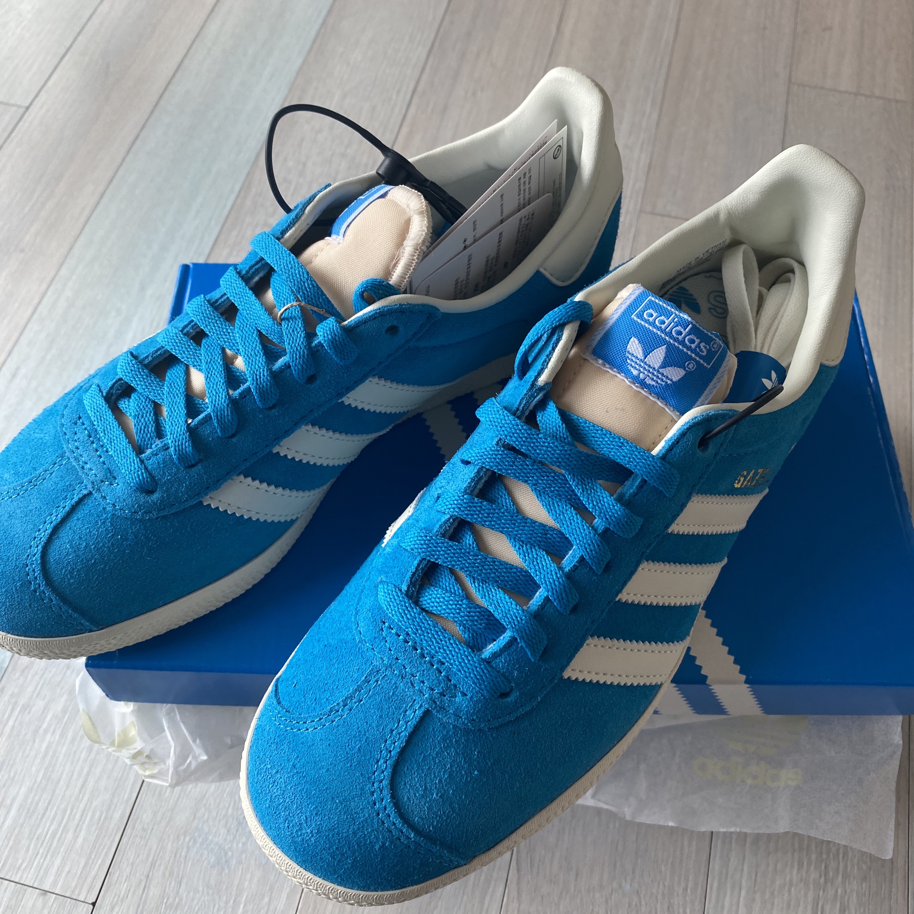 Adidas Gazelle Bold Aqua Off White 착용 스타일 - 2