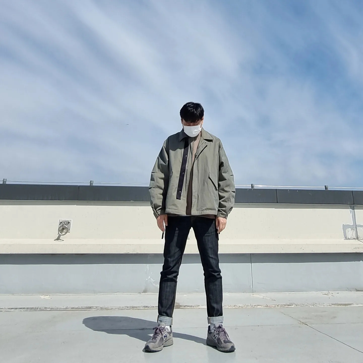 New Balance 2002R Gray, Essentials Pull-Over Crewneck Sweatshirt Taupe - 21SS 착용 스타일 - 3