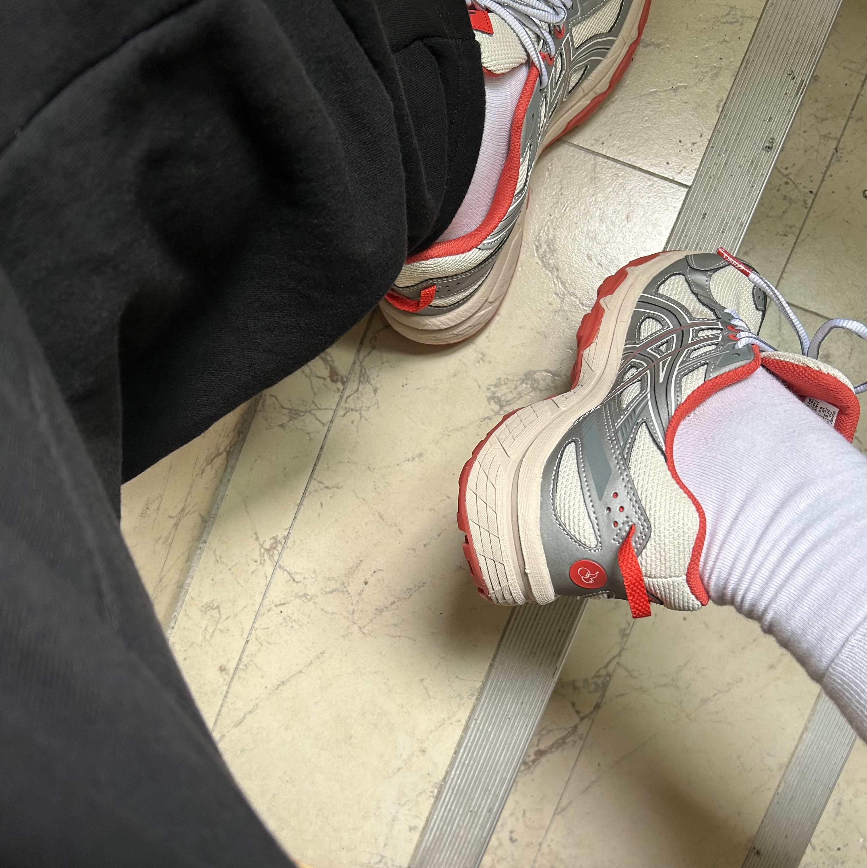 (W) Asics x Kirsh Gel-Venture 6 Birch 착용 스타일