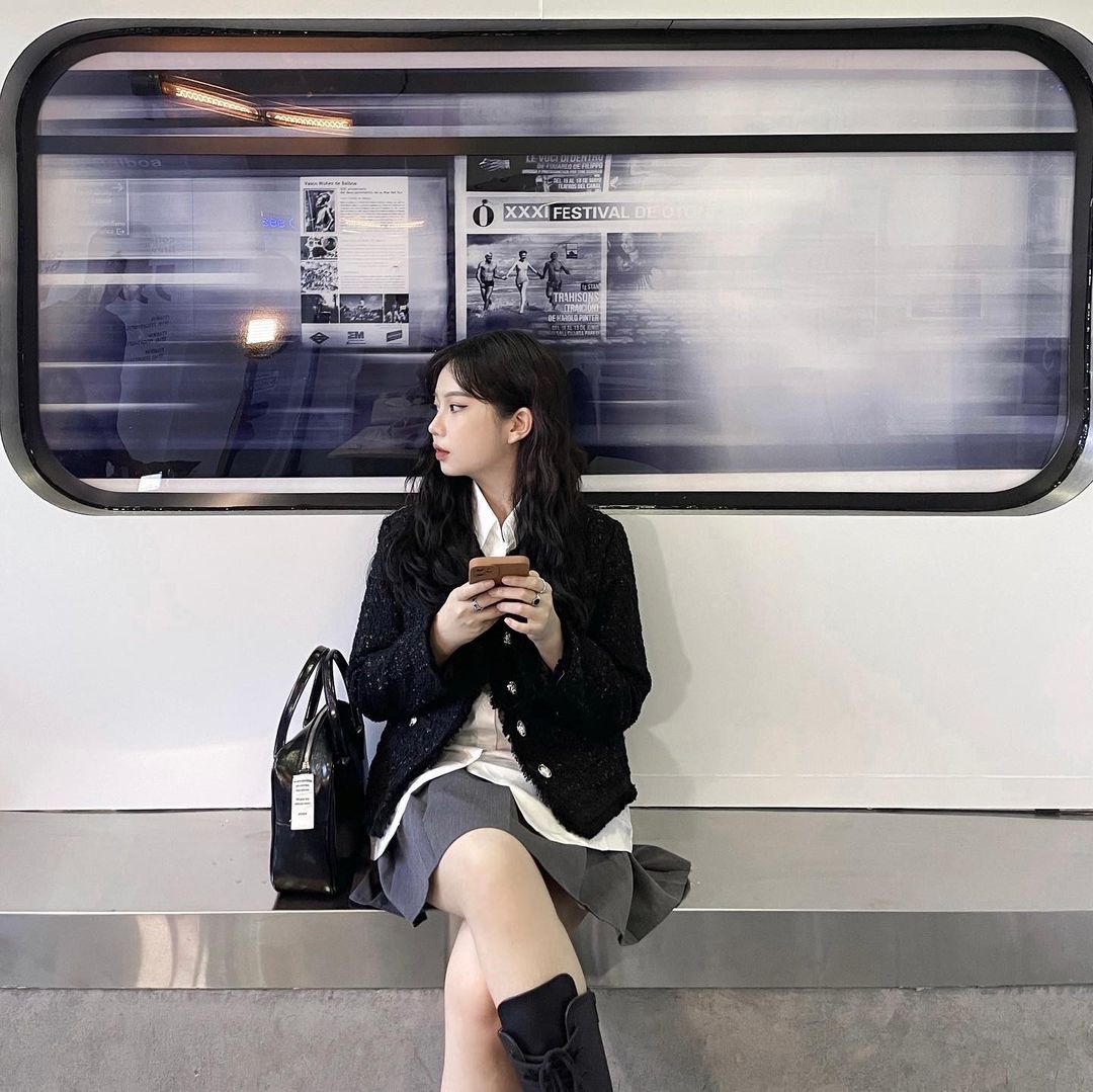 Nieeh Women Square Bag Black 착용 스타일
