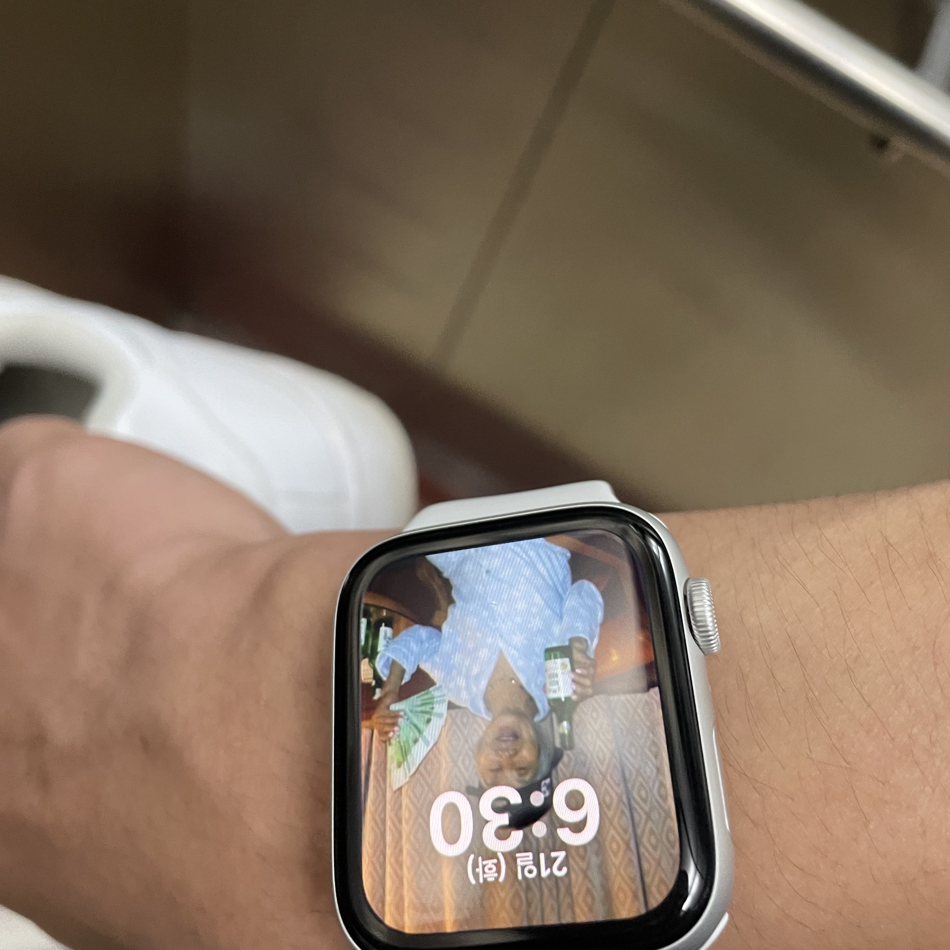 Apple Watch SE 44mm GPS Silver Aluminum Case with Sport Band White (Korean Ver.), Nike Air Force 1 '07 Low White 착용 스타일 - 2