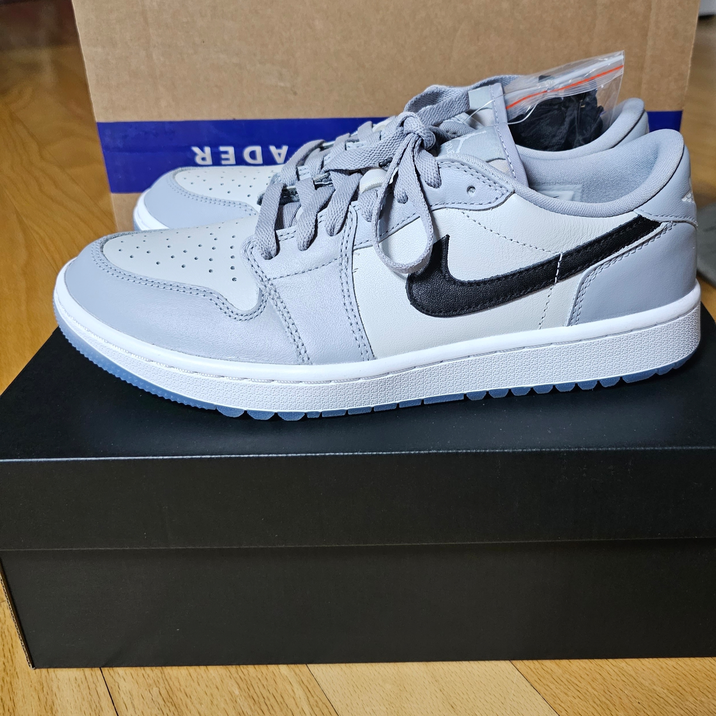 Jordan 1 Low Golf Wolf Grey 착용 스타일 - 3