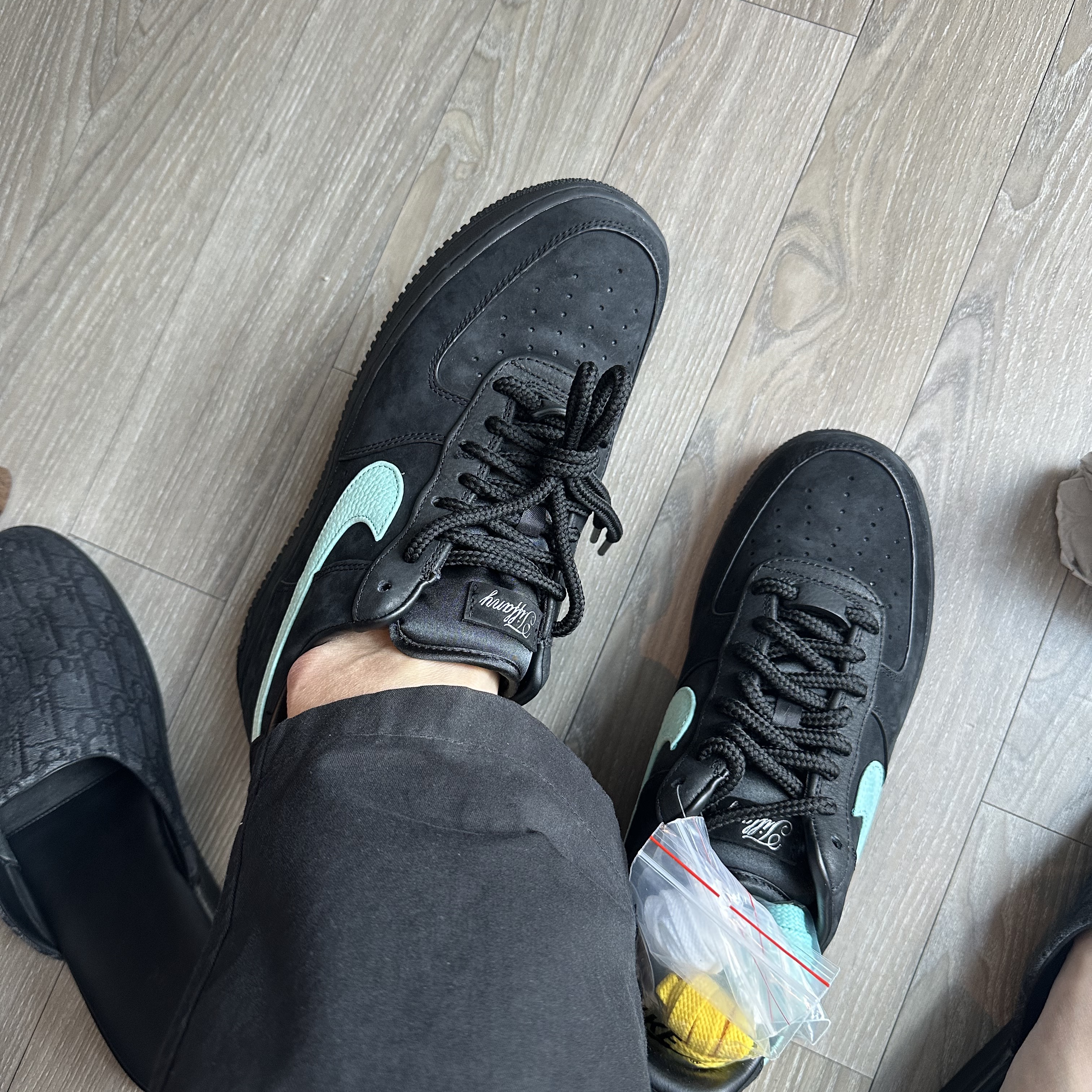 Nike x Tiffany & Co. Air Force 1 Low SP 1837 착용 스타일