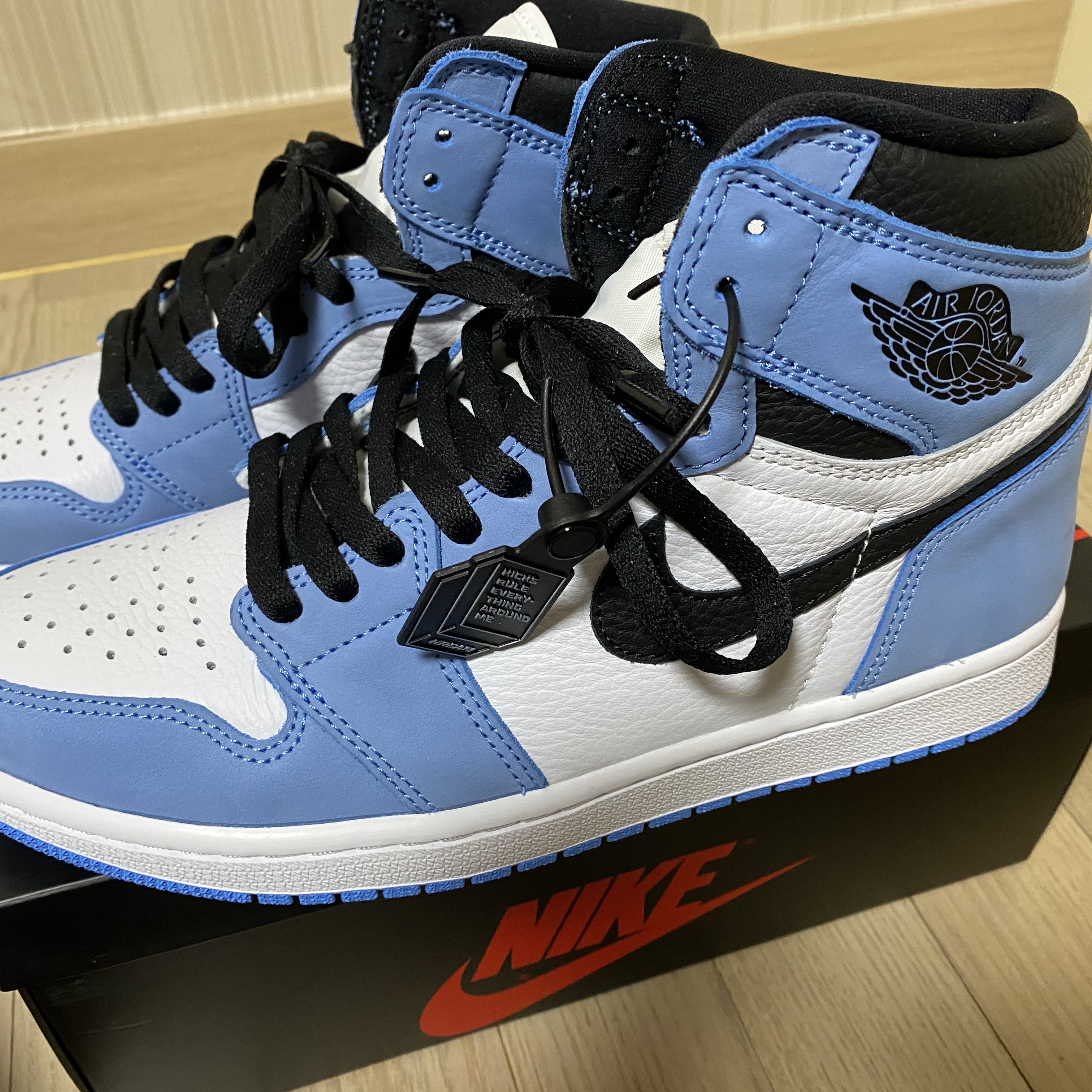 Jordan 1 Retro High OG University Blue 착용 스타일