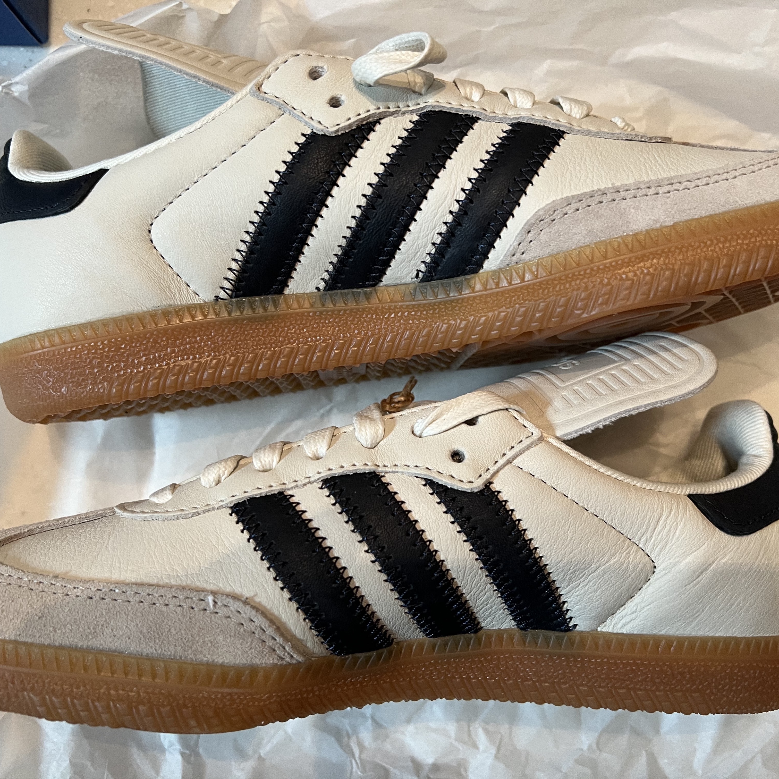 Adidas x Pharrell Williams Humanrace Samba Cloud White Night Grey 착용 스타일