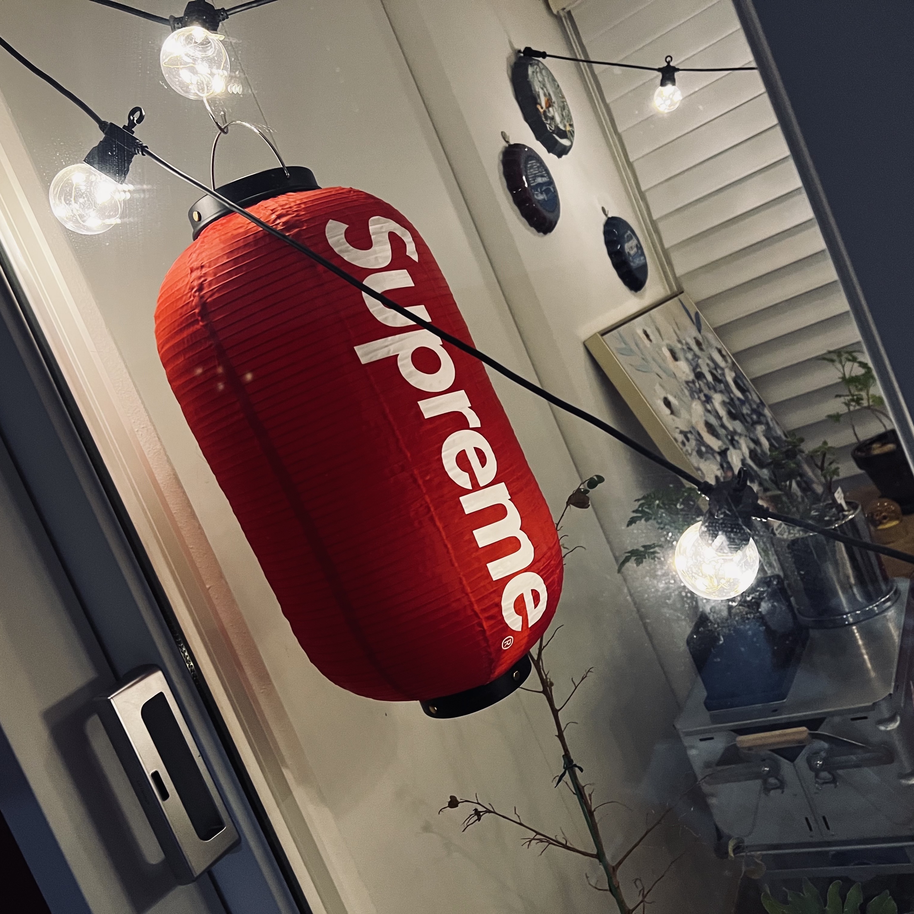 Supreme Hanging Lantern Red - 19FW 착용 스타일 - 1