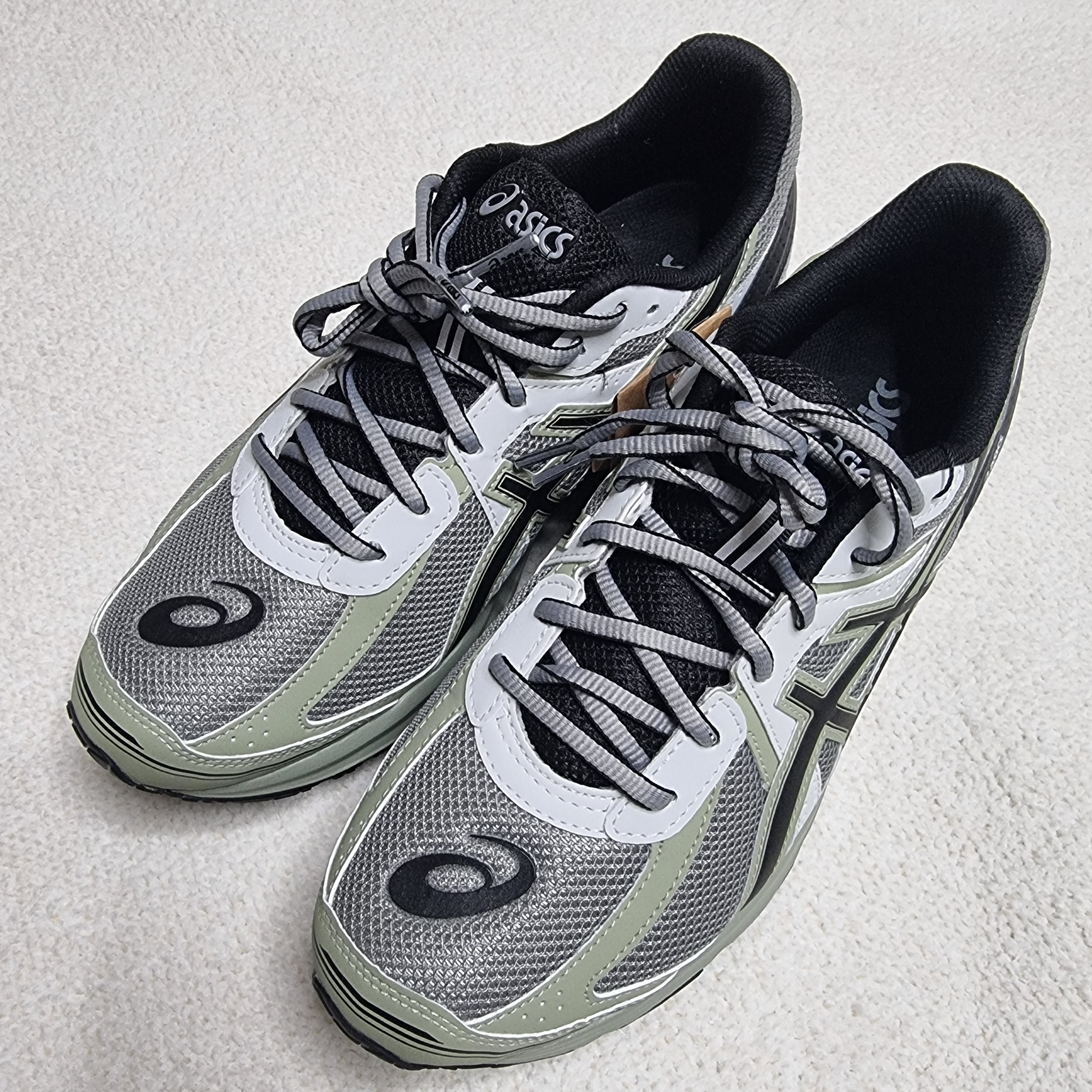 Asics Jog 100 S Sheet Rock - 2E Wide 착용 스타일 - 1
