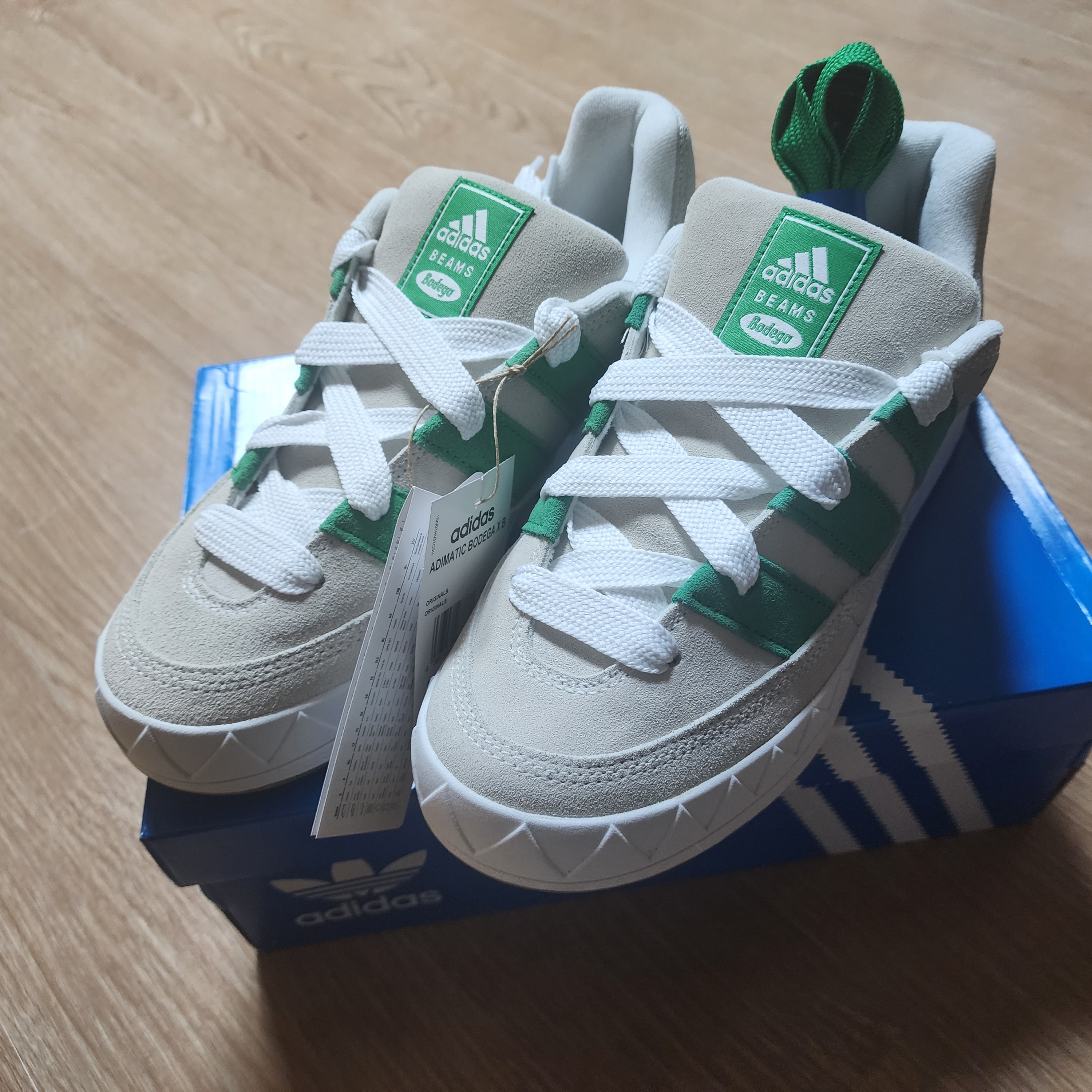 Adidas x Bodega x Beams Adimatic Off White Green 착용 스타일 - 1