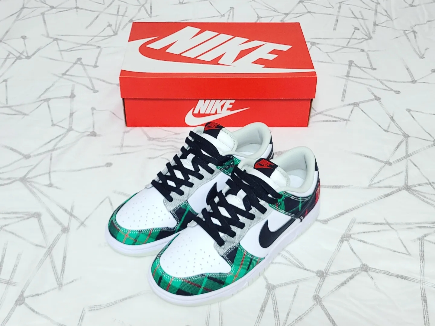 Nike Dunk Low Retro PRM White and Black 착용 스타일 - 1