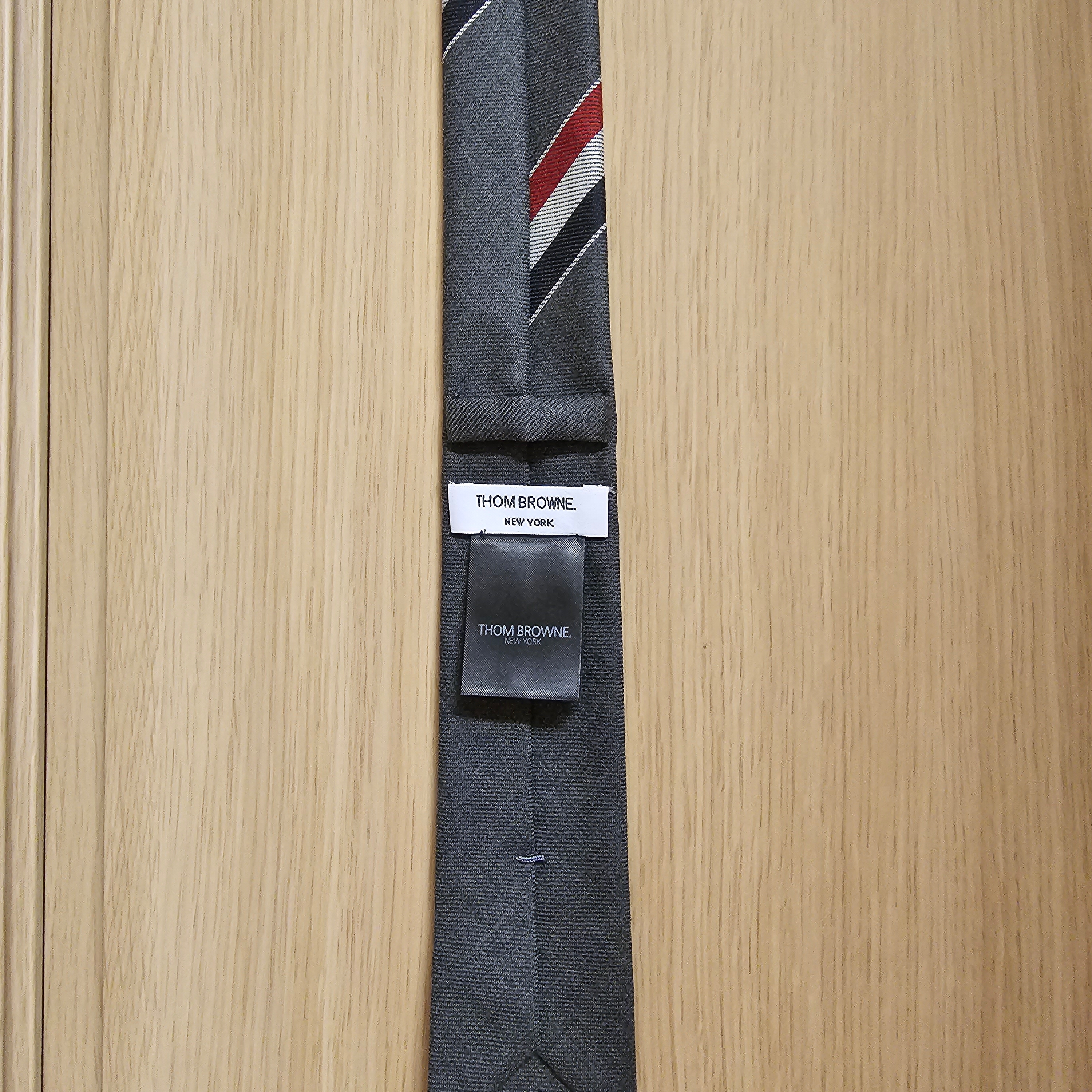 Thom Browne Engineered Stripe Necktie in Wool Dark Grey 착용 스타일 - 1