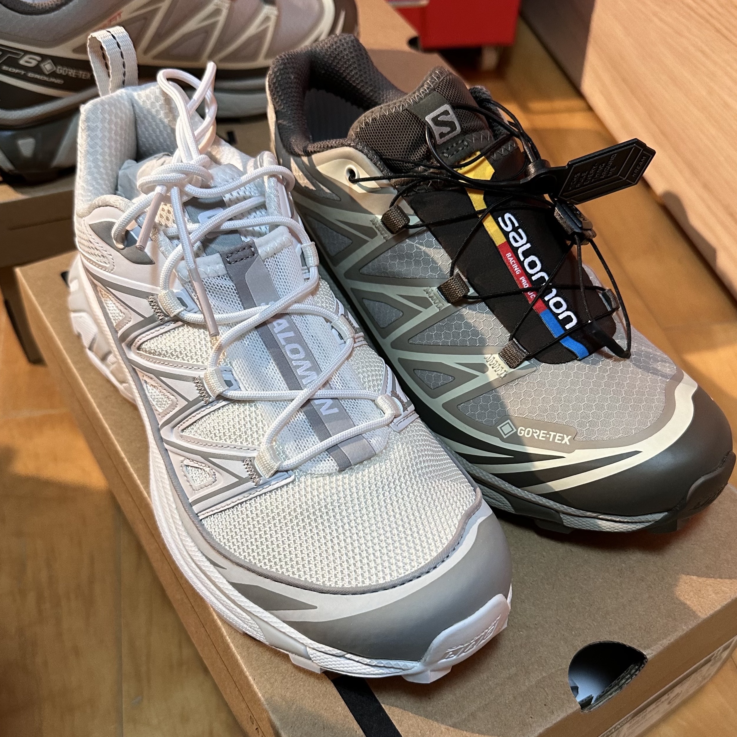 Salomon XT-6 Expanse Vanilla Ice White, Salomon XT-6 Gore-Tex Vintage Khaki 착용 스타일