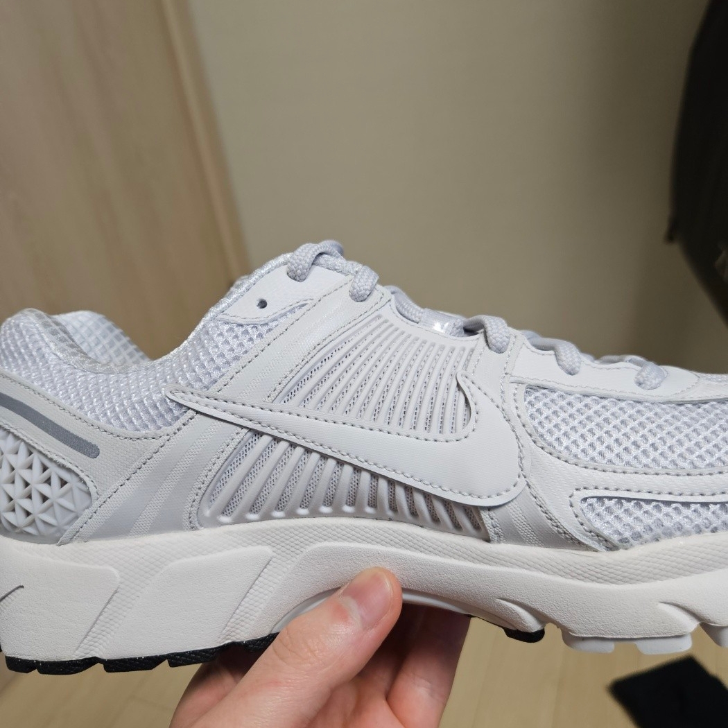 Nike Zoom Vomero 5 SP Vast Grey 2023 착용 스타일 - 1