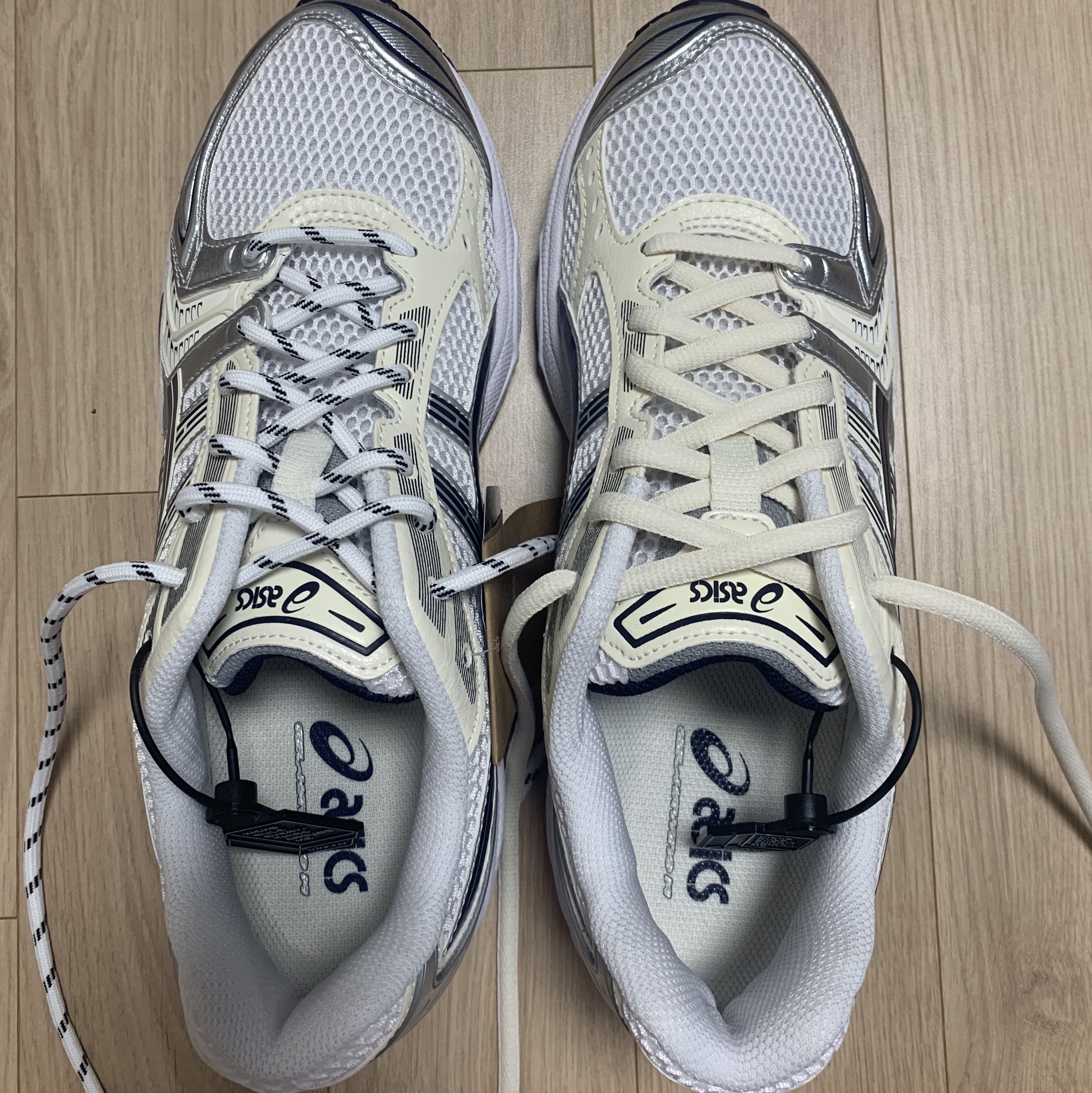 (W) Asics Gel-Kayano 14 White Midnight 착용 스타일 - 3