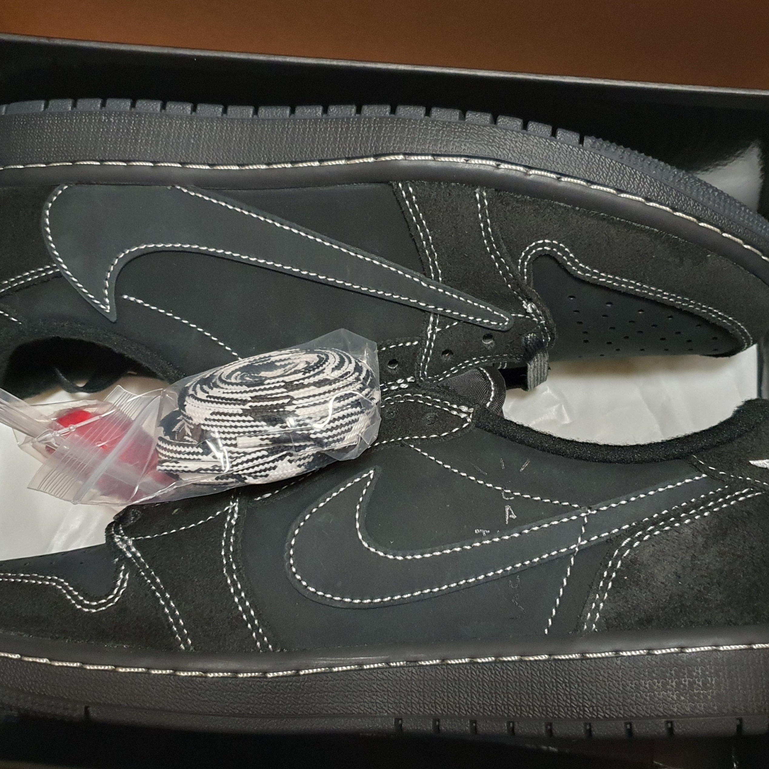 Jordan 1 x Travis Scott Retro Low OG SP Black Phantom 착용 스타일