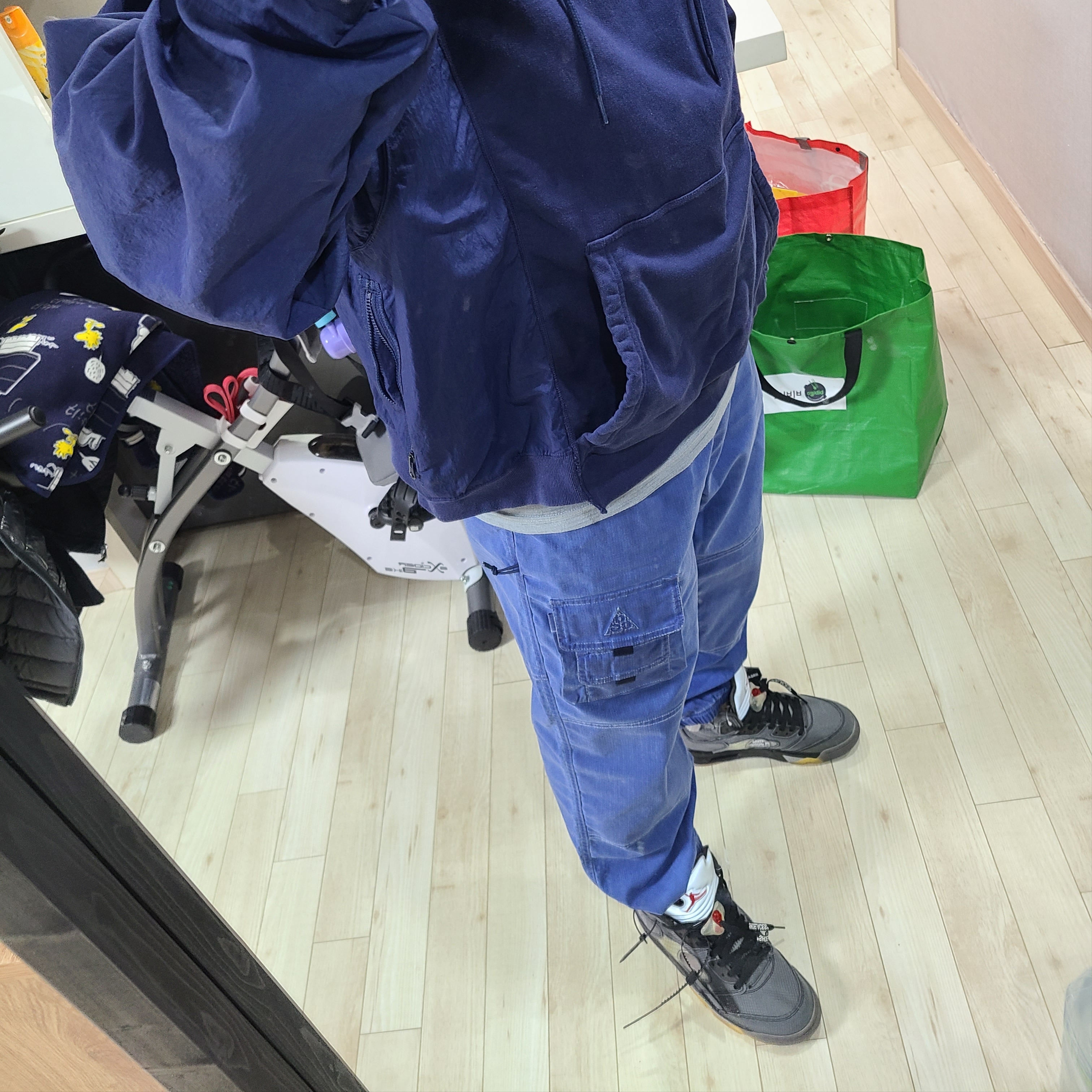Jordan 5 x Off-White Retro SP Black Muslin 착용 스타일