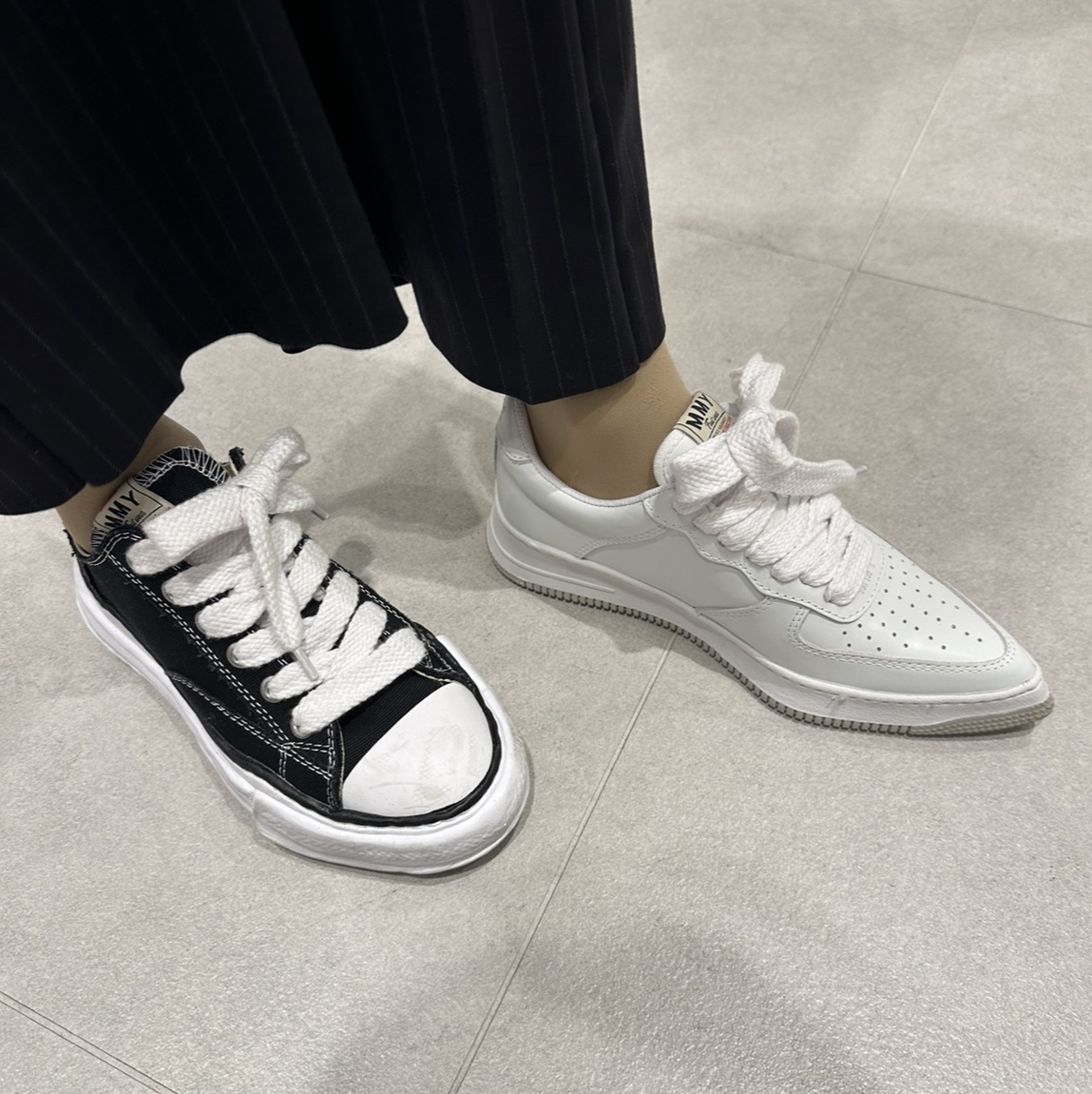 Maison Mihara Yasuhiro Peterson OG Sole Canvas Low Sneakers Black, Balenciaga Triple S Triple Black 2018 Reissue (Pre-Distressed) 착용 스타일 - 2
