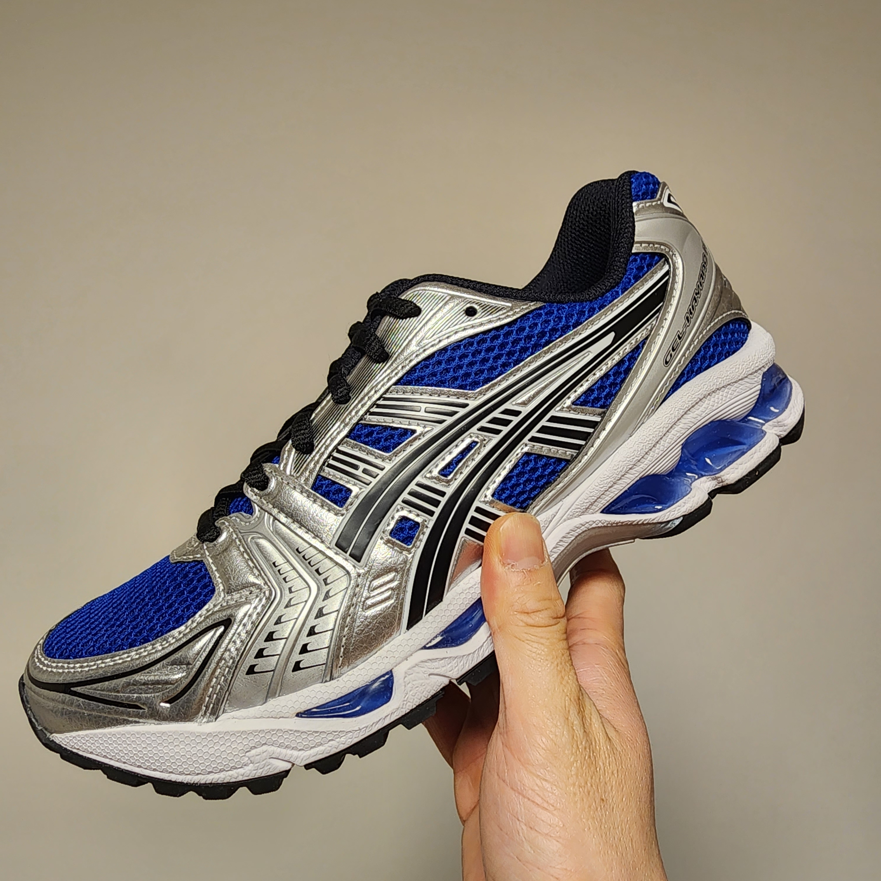 Asics Gel-Kayano 14 Monaco Blue Black 착용 스타일 - 1