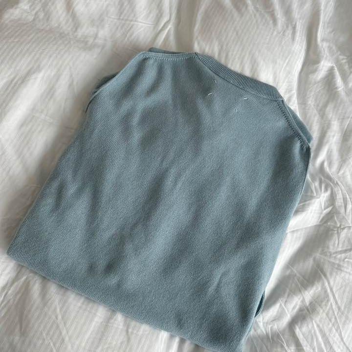 Maison Margiela Cashmere Sweater Pale Blue 착용 스타일 - 2