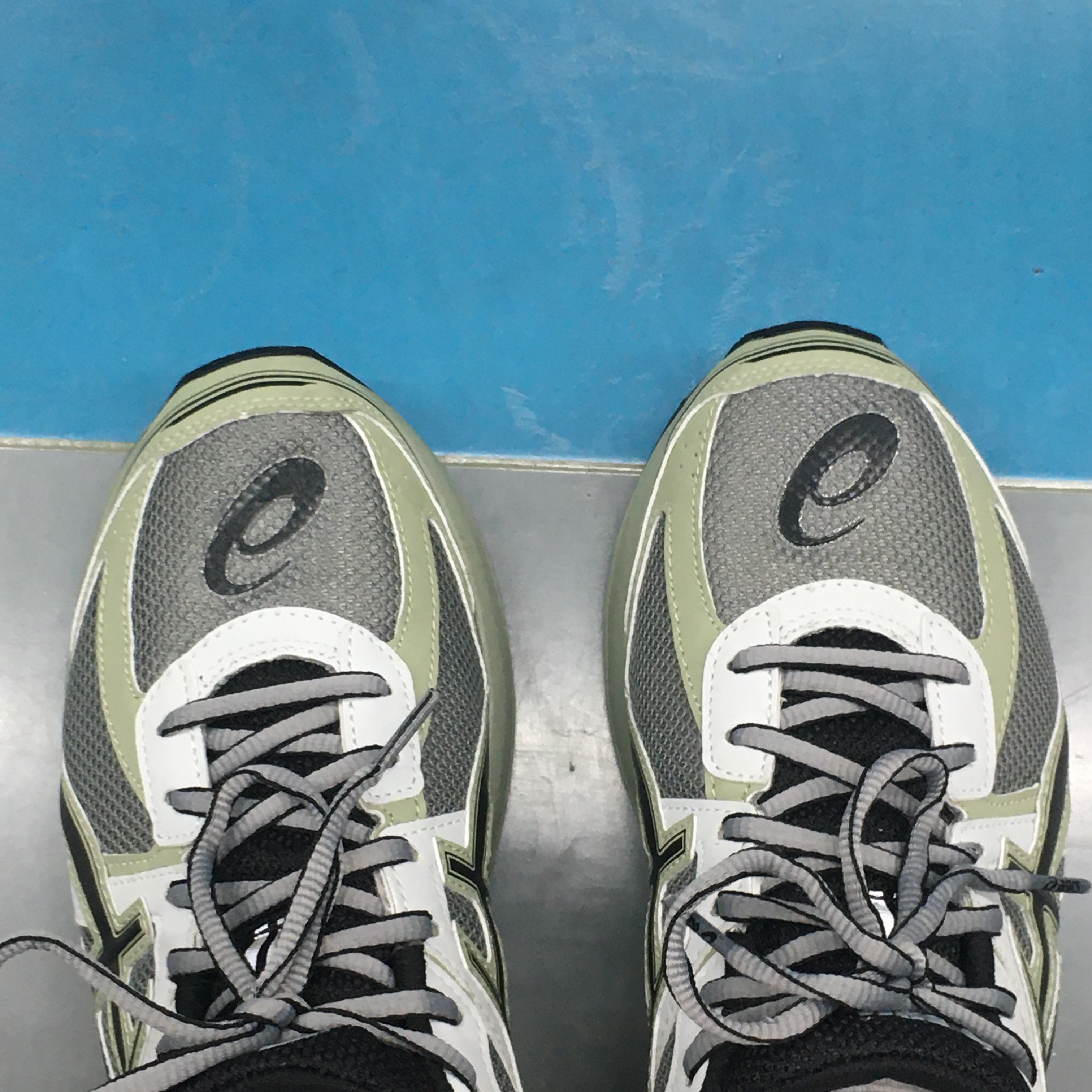 Asics Jog 100 S Sheet Rock - 2E Wide 착용 스타일