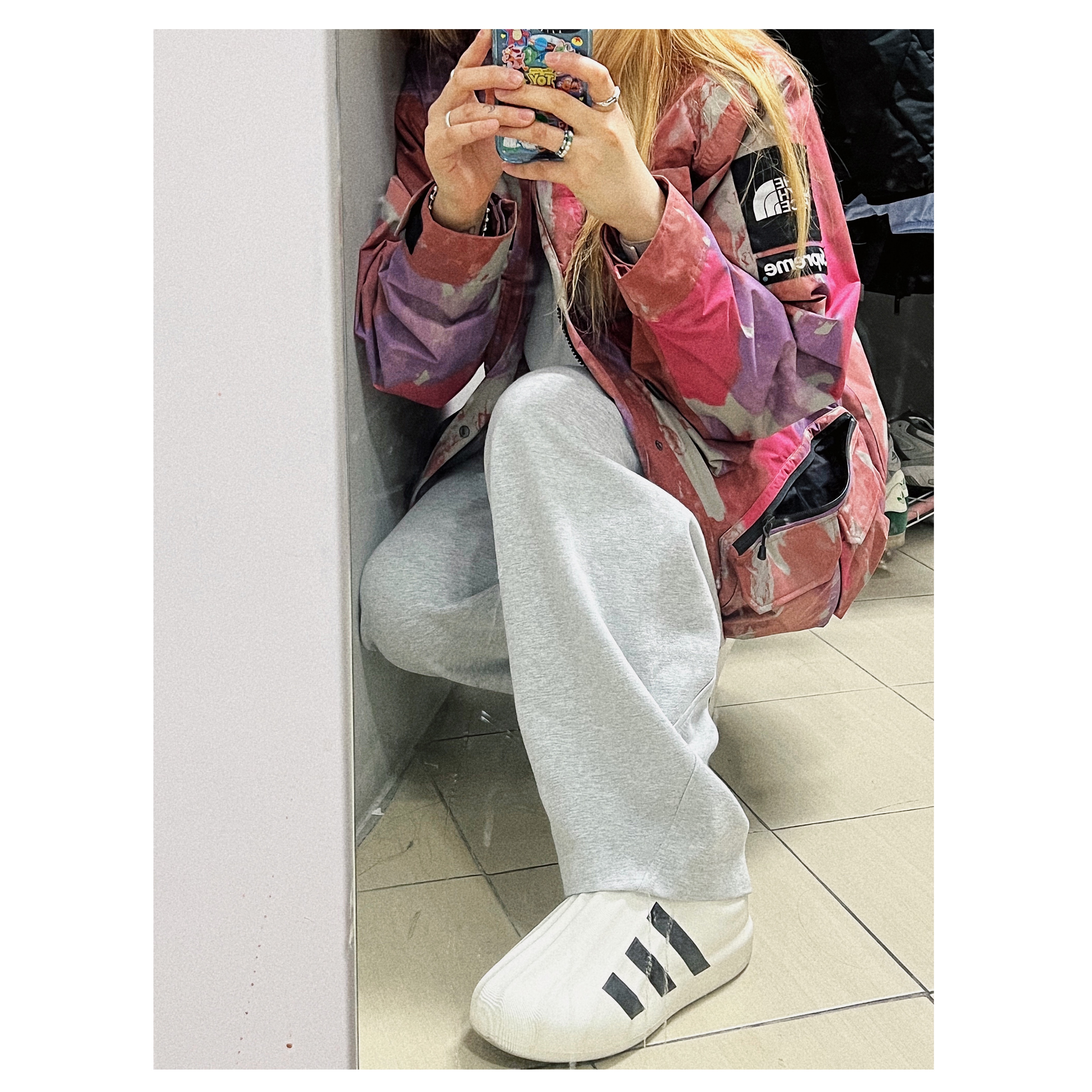 Adidas Adifom Superstar Core White, Zara x Ader Error Jogger Pants Grey 착용 스타일