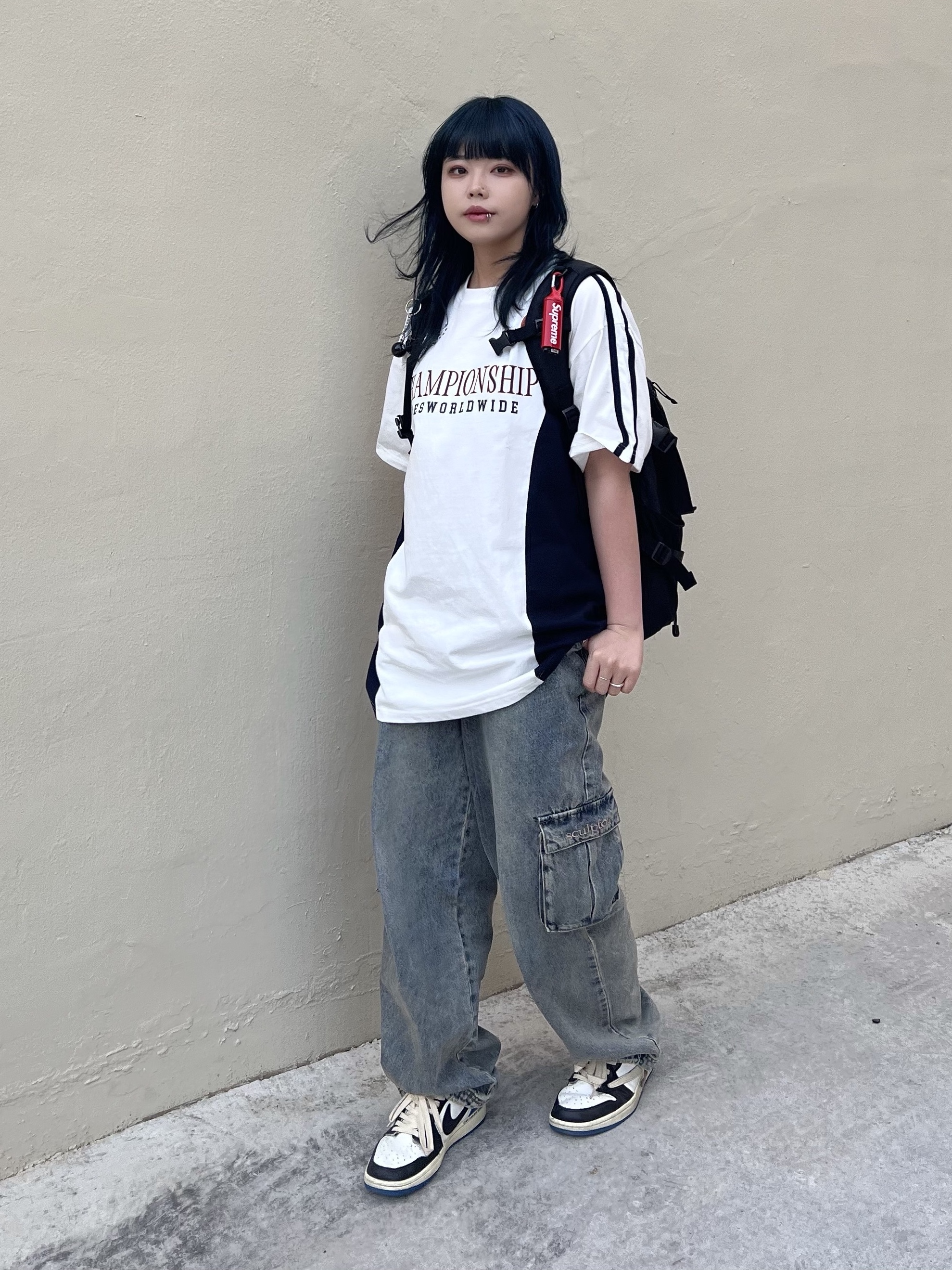 Jordan 1 x Travis Scott x Fragment Retro Low OG SP Military Blue, Supreme Lighter Case Carabiner Red - 22SS 착용 스타일 - 1