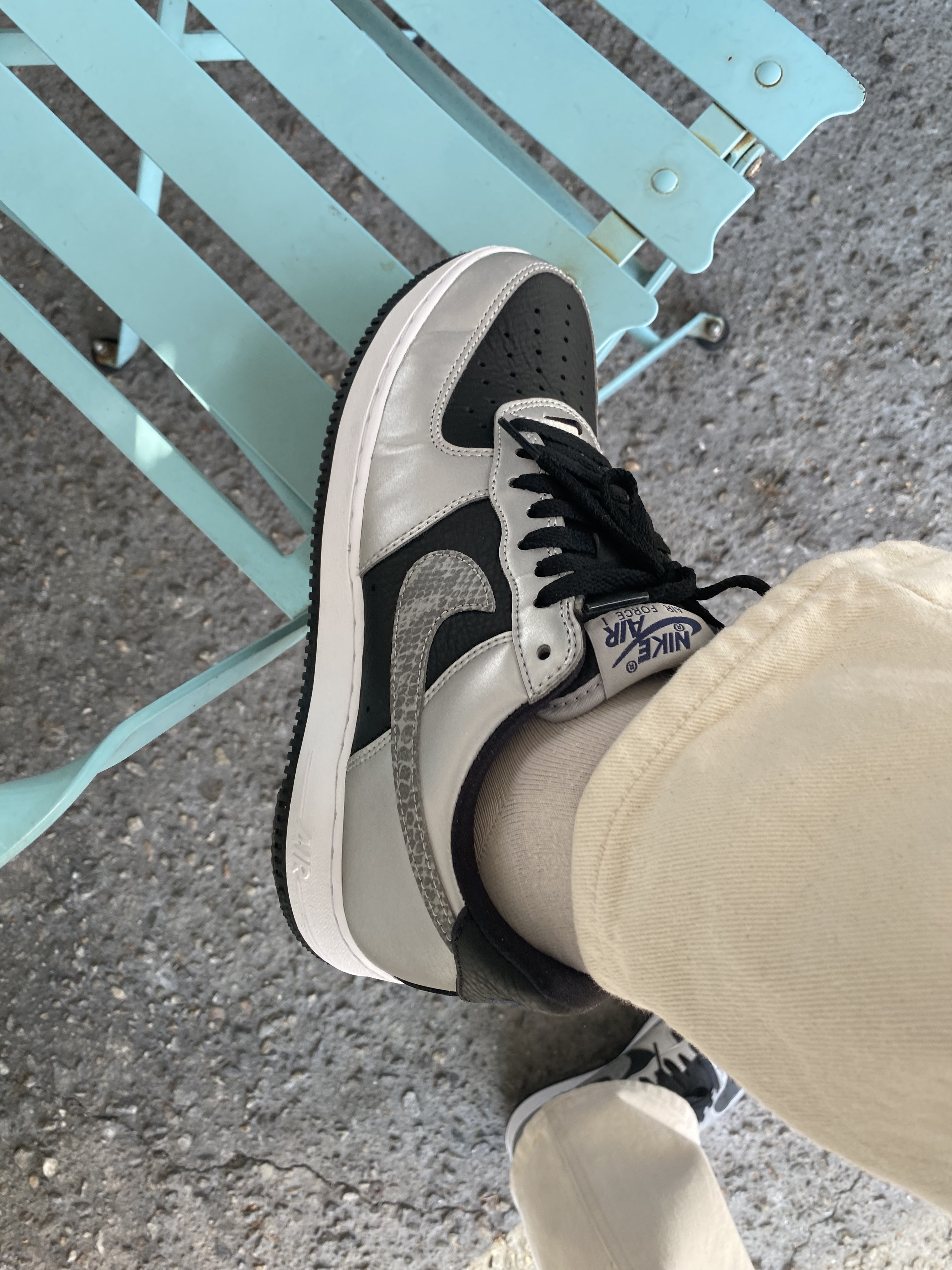 Nike Air Force 1 B Silver Snake 착용 스타일