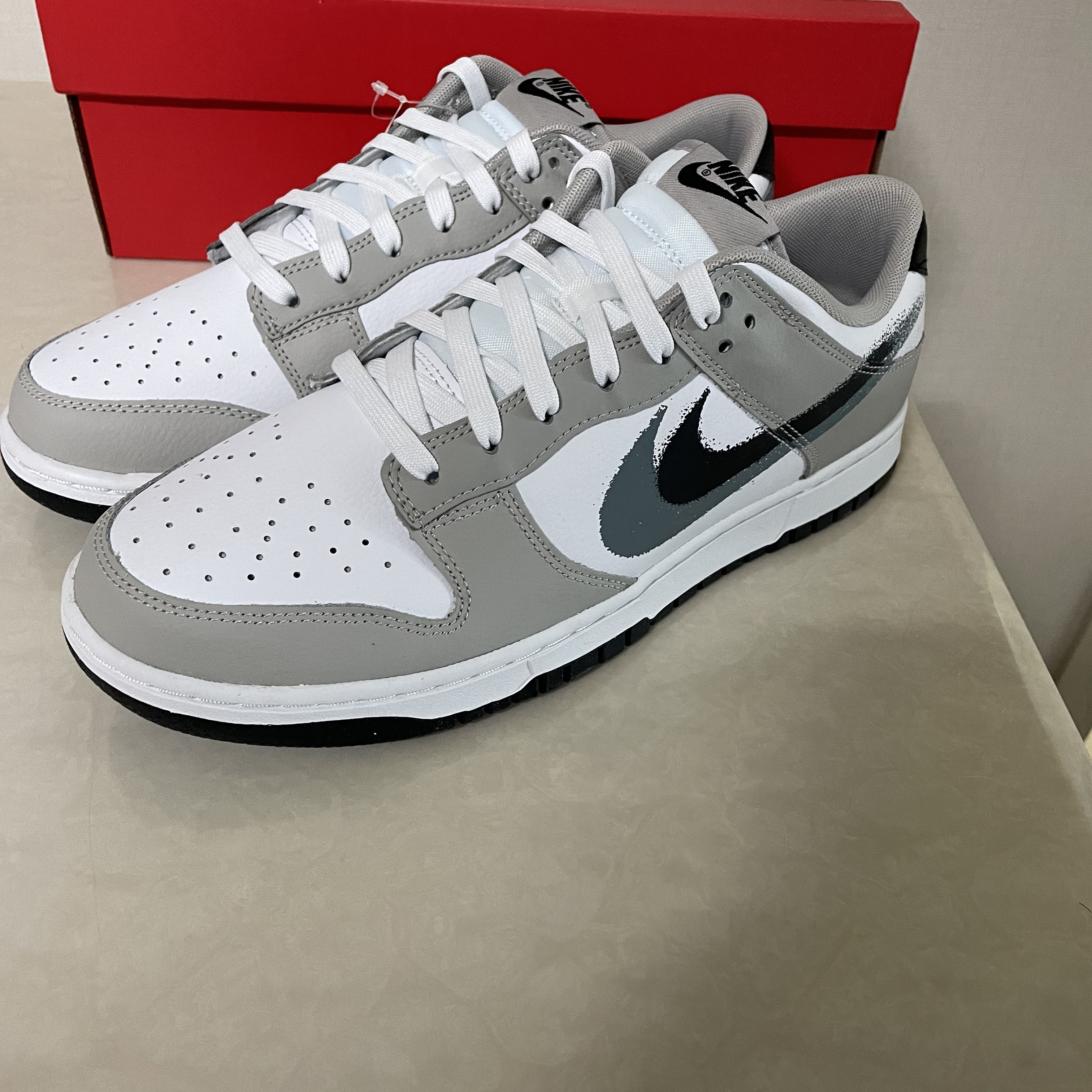 Nike Dunk Low Cool Grey White 착용 스타일 - 3