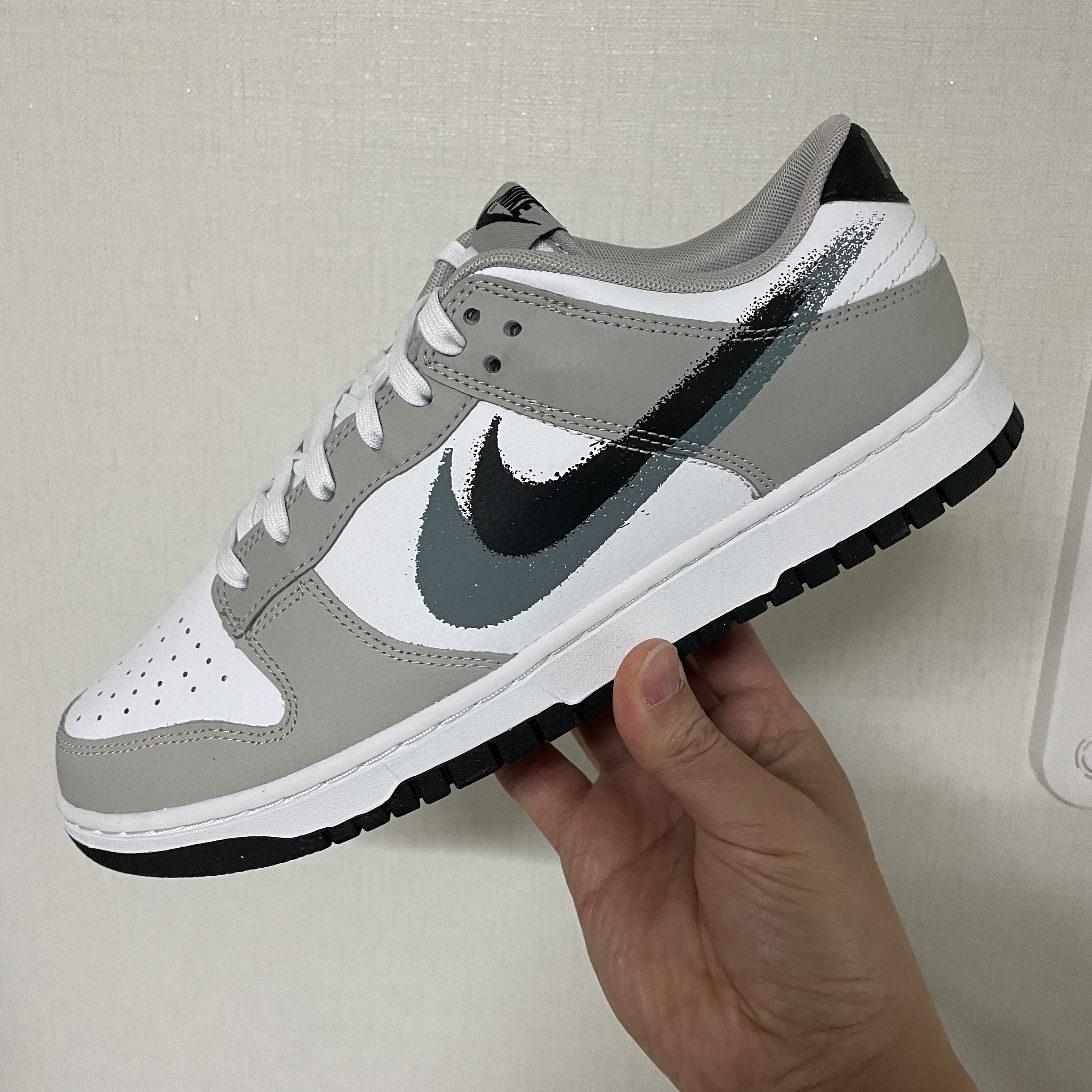 Nike Dunk Low Cool Grey White 착용 스타일 - 1