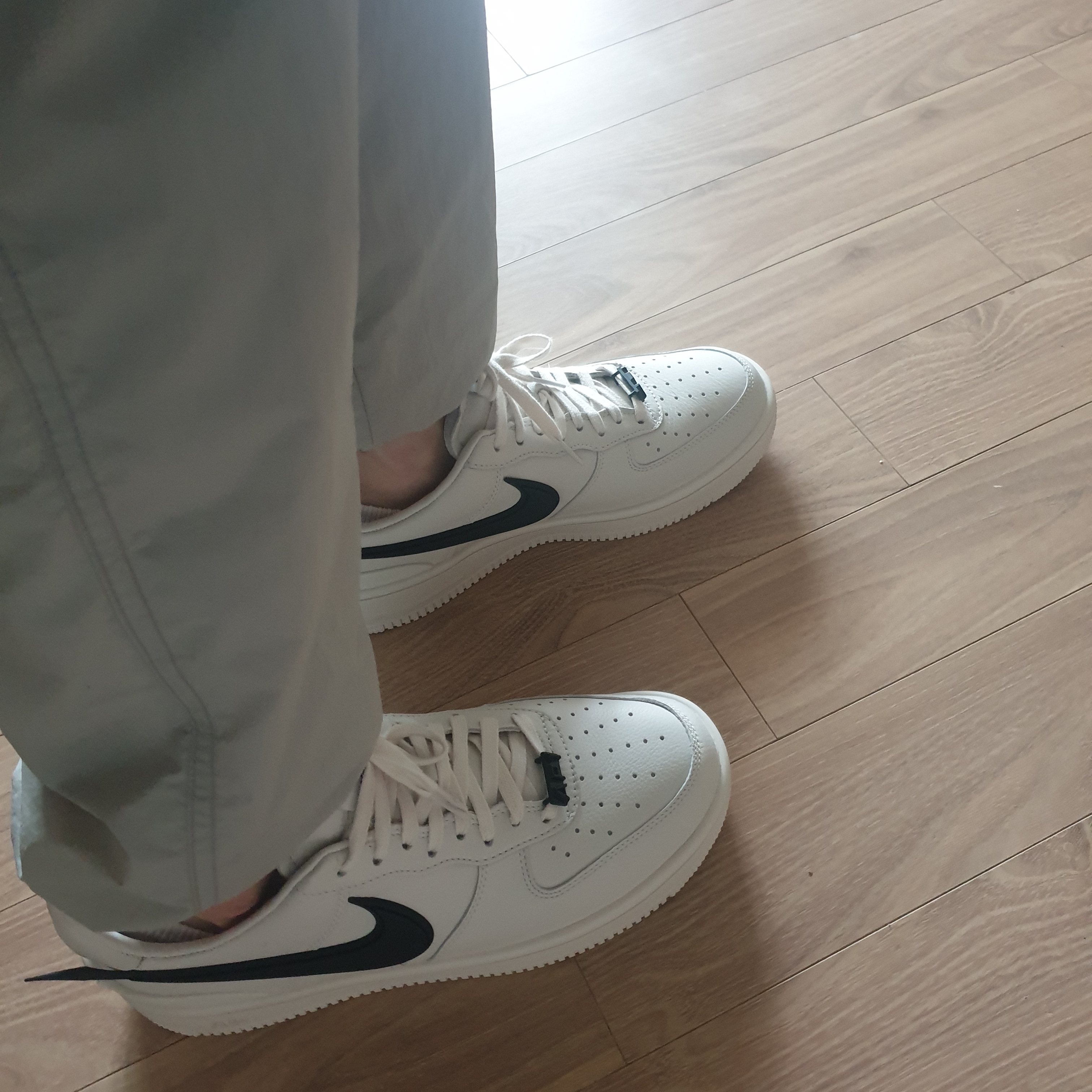 Nike x Ambush Air Force 1 Low SP Phantom 착용 스타일