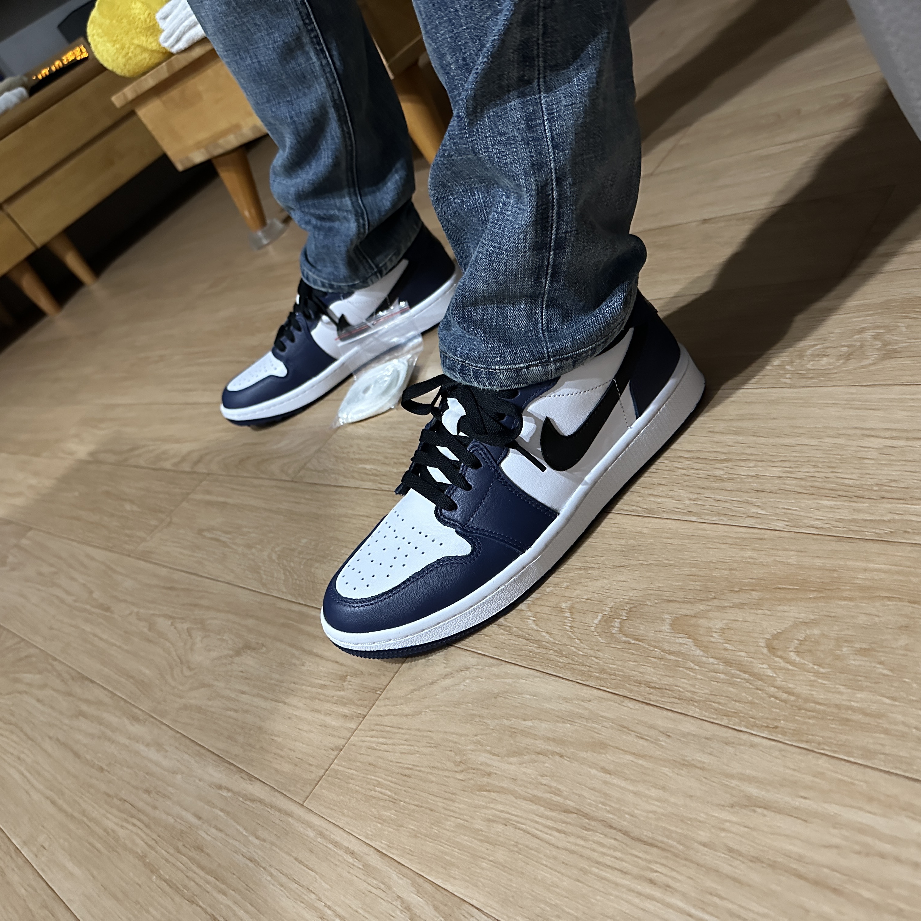 Jordan 1 Low Golf Midnight Navy 착용 스타일 - 1