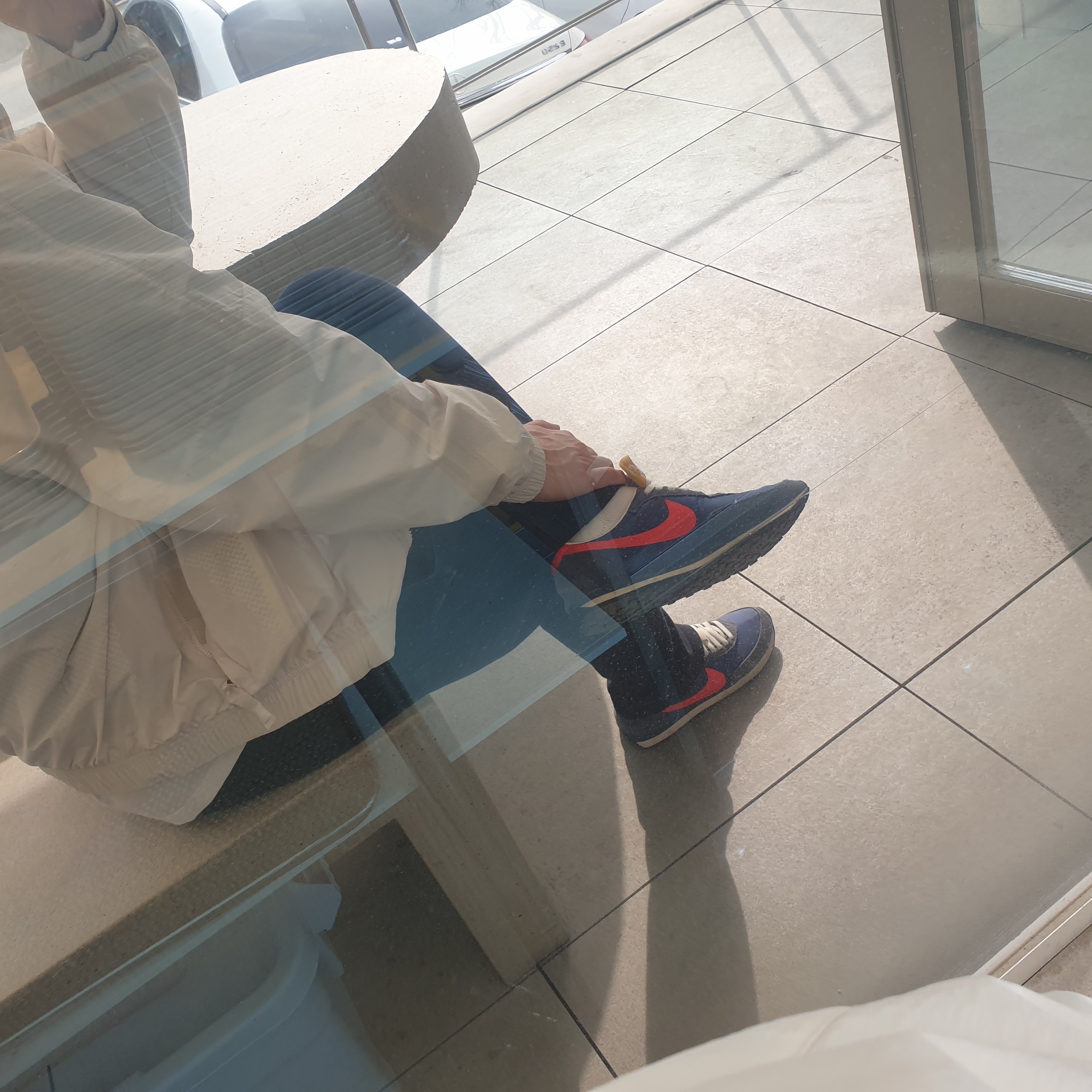 Nike NRG Solo Swoosh Satin Bomber Jacket Summit White - Asia, Nike Waffle Trainer 2 SP Midnight Navy 착용 스타일