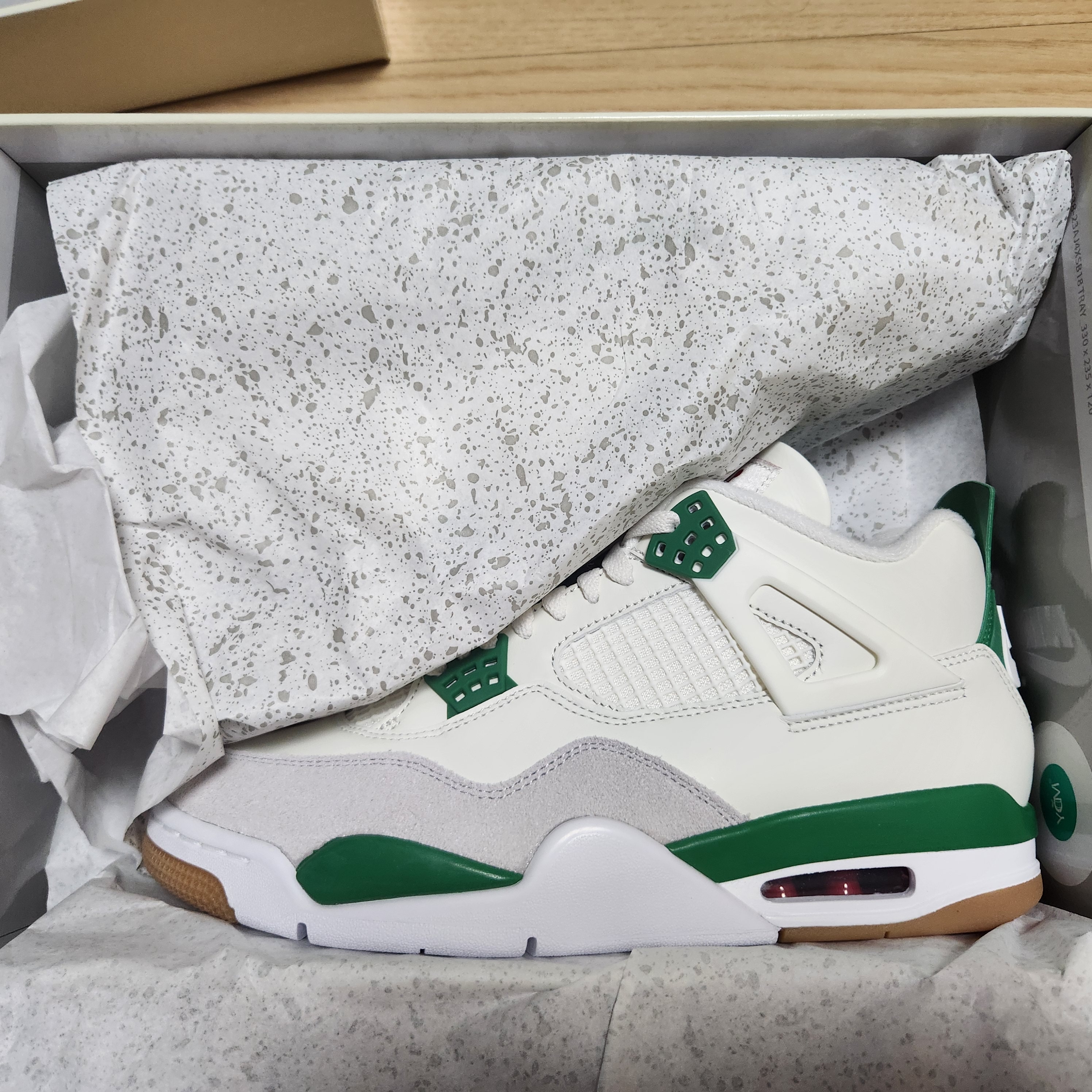 Jordan 4 x Nike SB Retro SP Pine Green 착용 스타일 - 2