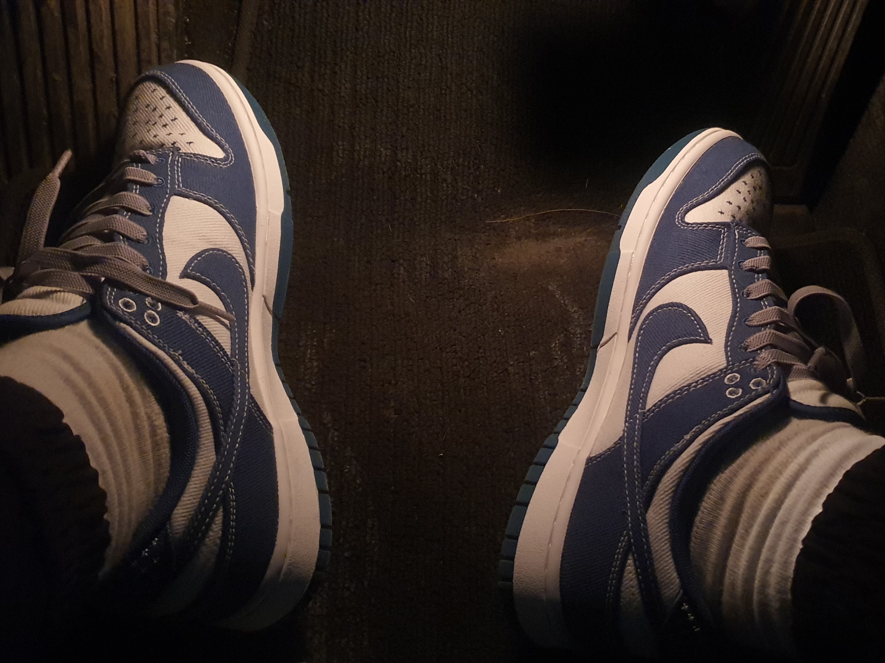 Nike Dunk Low Retro SE Industrial Blue 착용 스타일