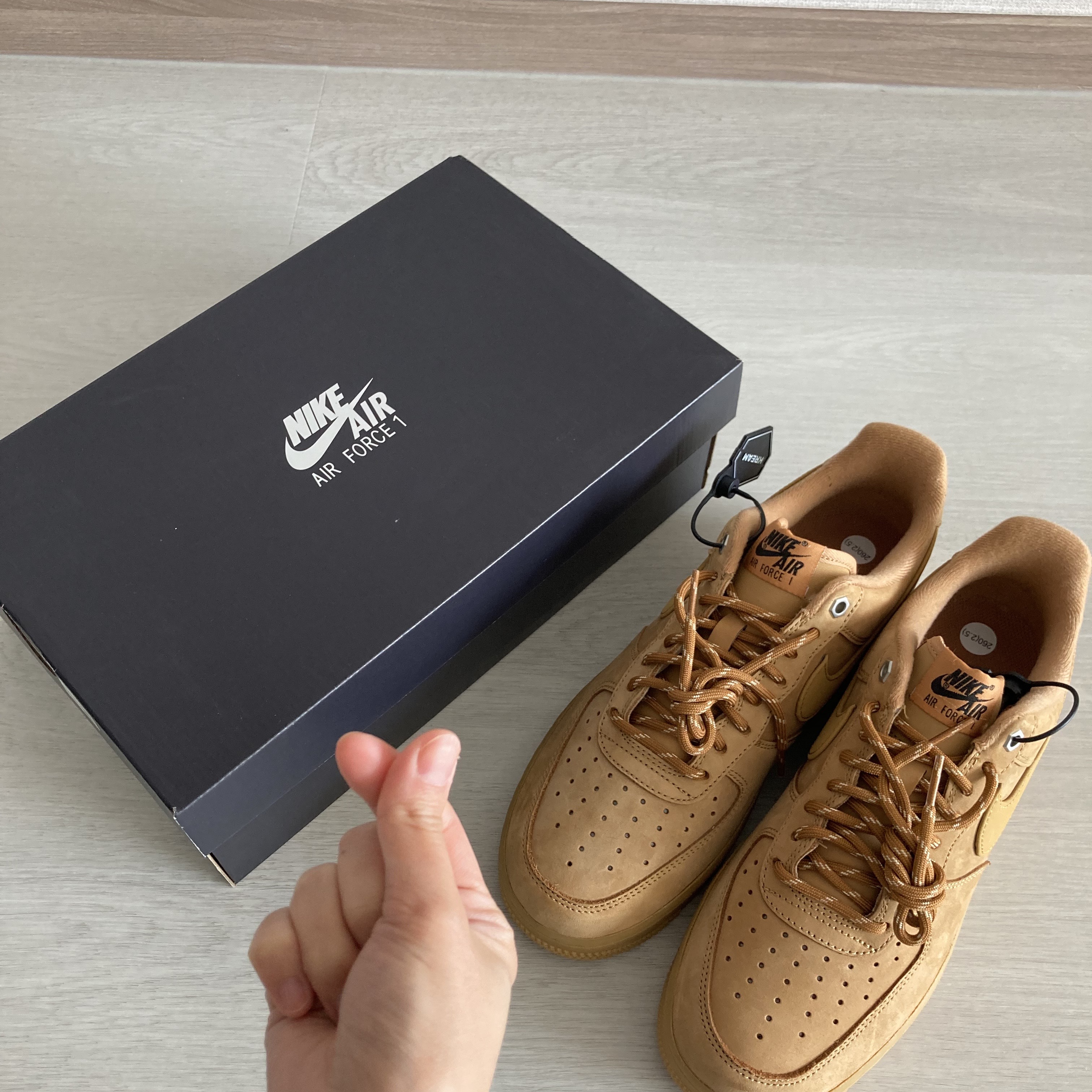 Nike Air Force 1 '07 WB Flax 착용 스타일