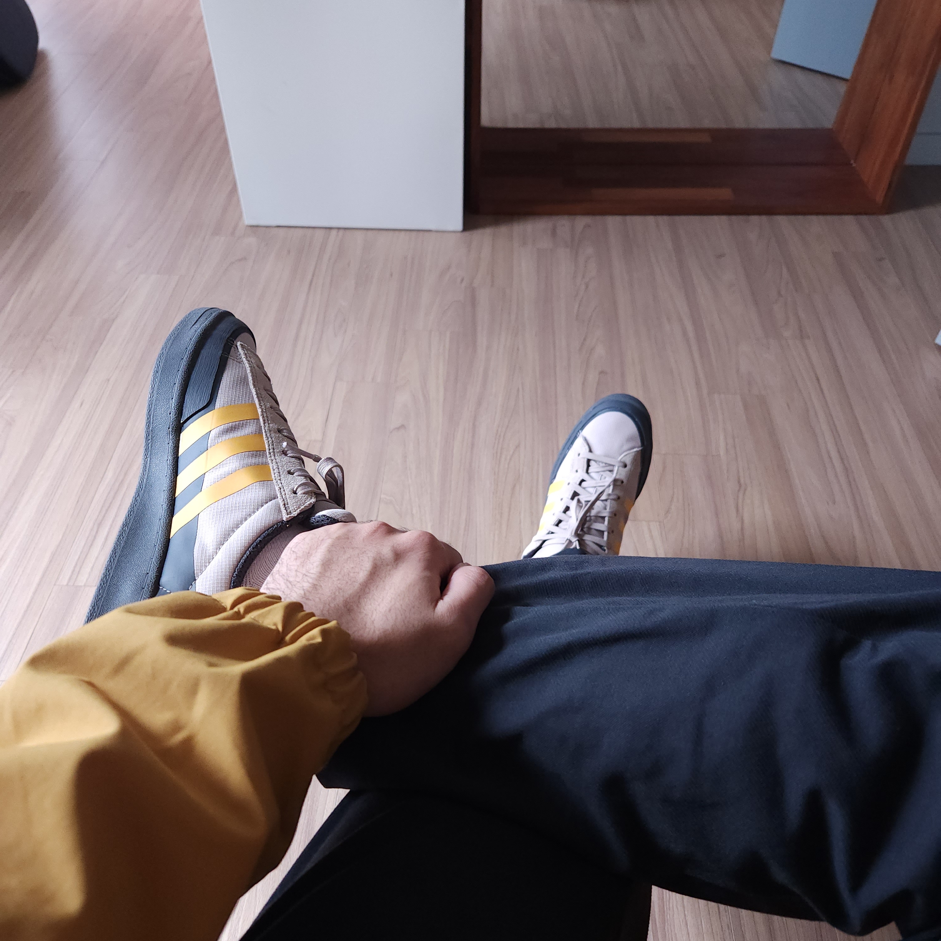 Adidas x Pop Trading Company Campus ADV Grey Active Gold 착용 스타일