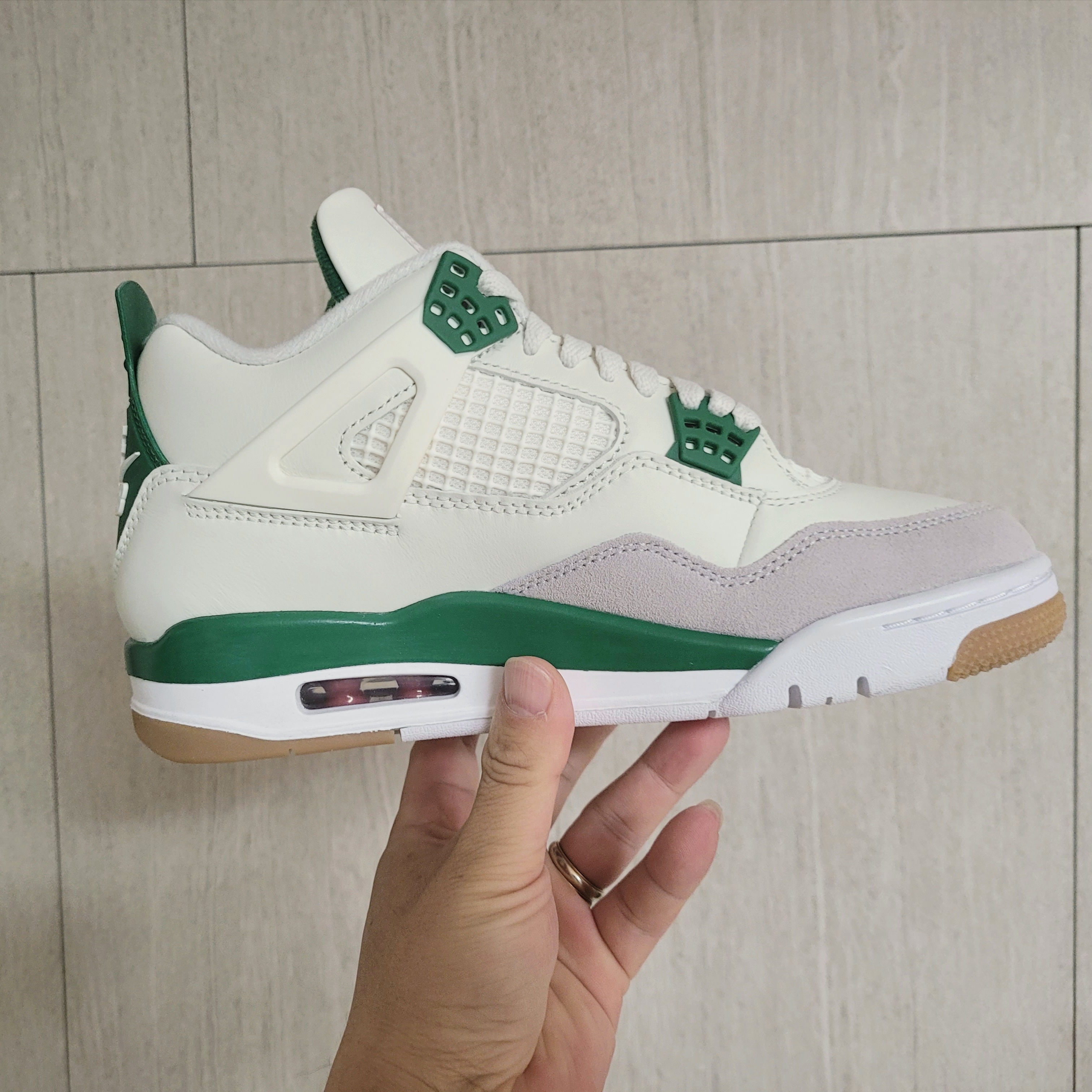 Jordan 4 x Nike SB Retro SP Pine Green 착용 스타일 - 2