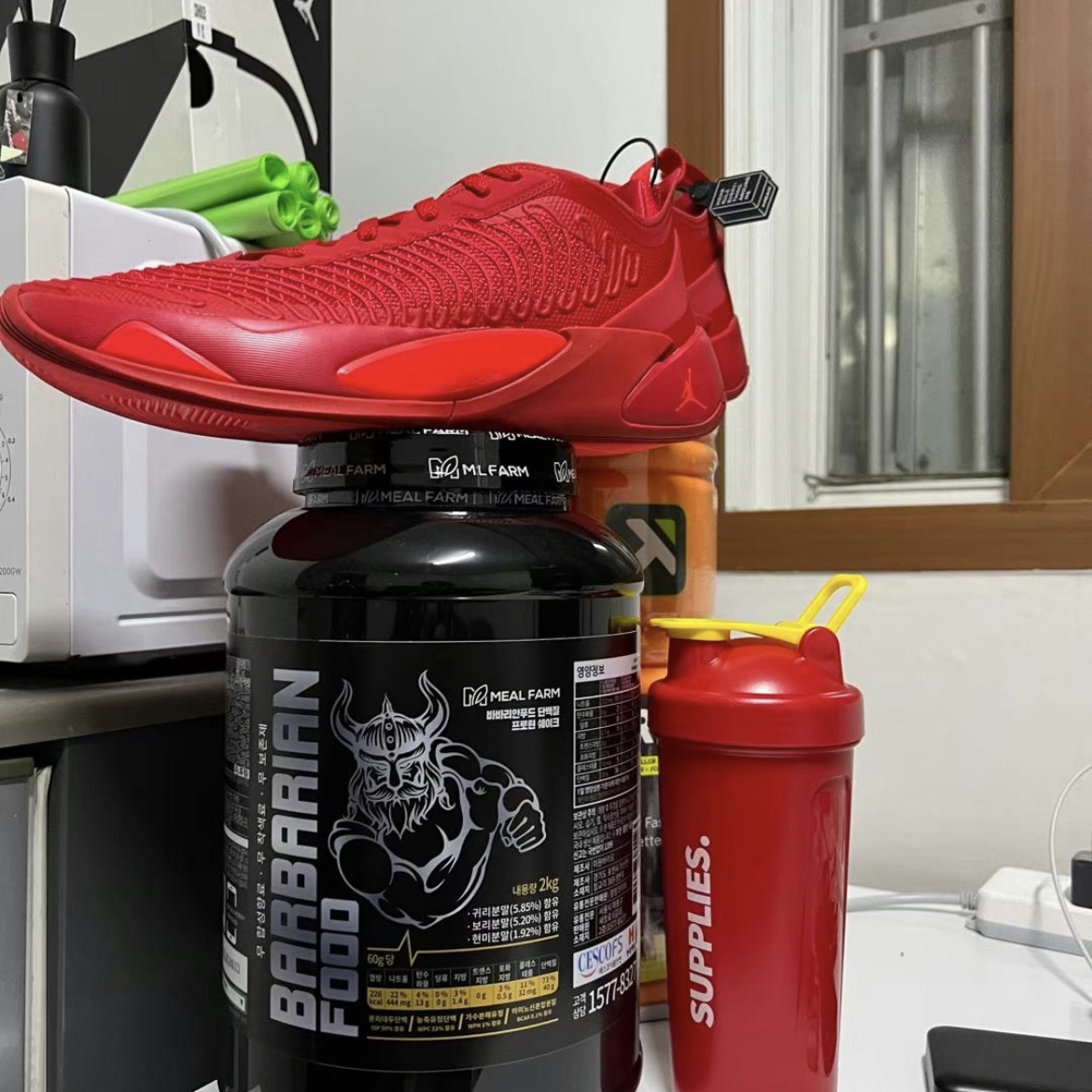 Jordan Luka 1 PF Bright Crimson 착용 스타일