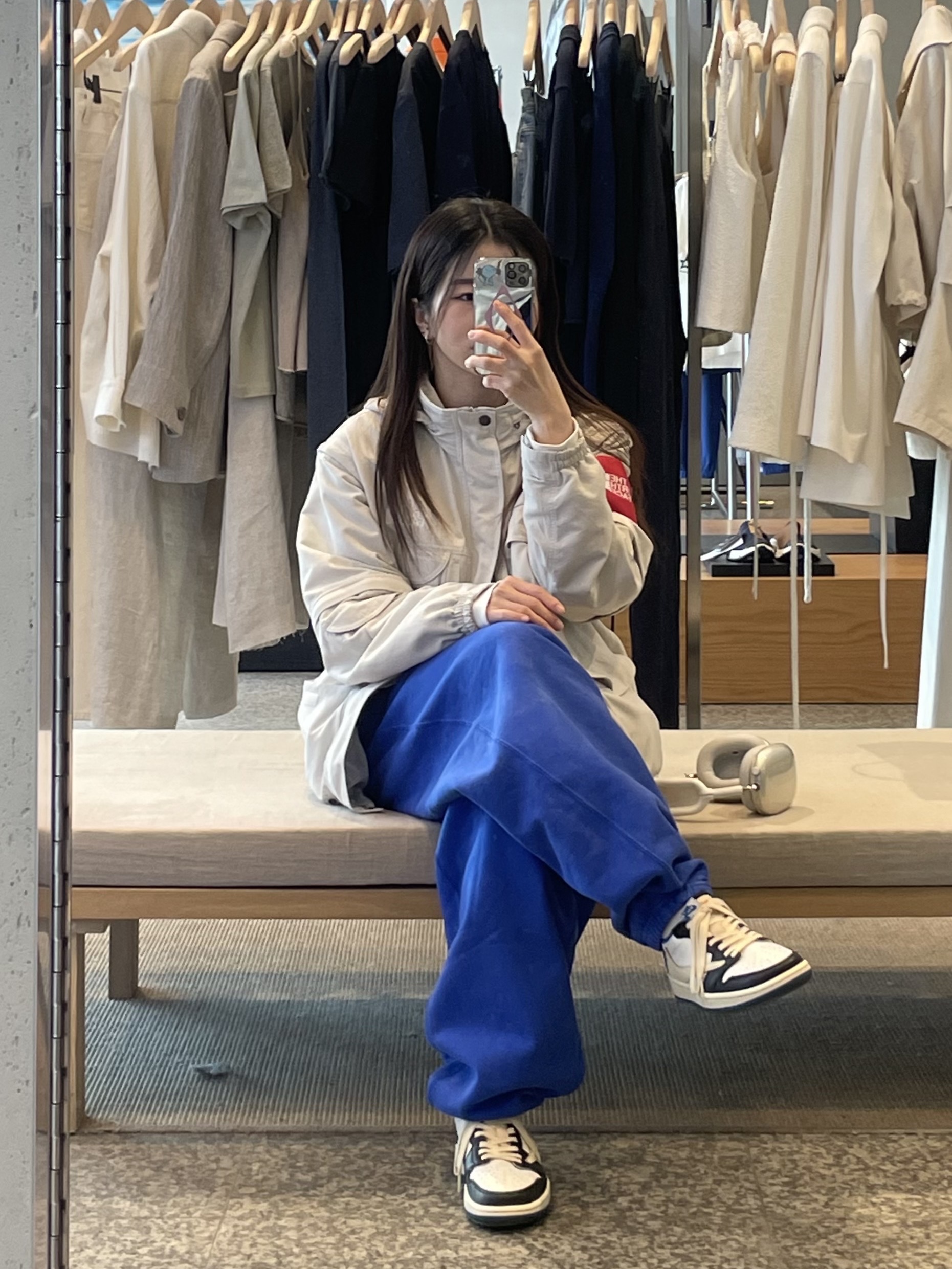 Nike x Stussy NRG Acid Washed Fleece Pants Game Royal (DR4025-480), Jordan 1 x Travis Scott x Fragment Retro Low OG SP Military Blue 착용 스타일