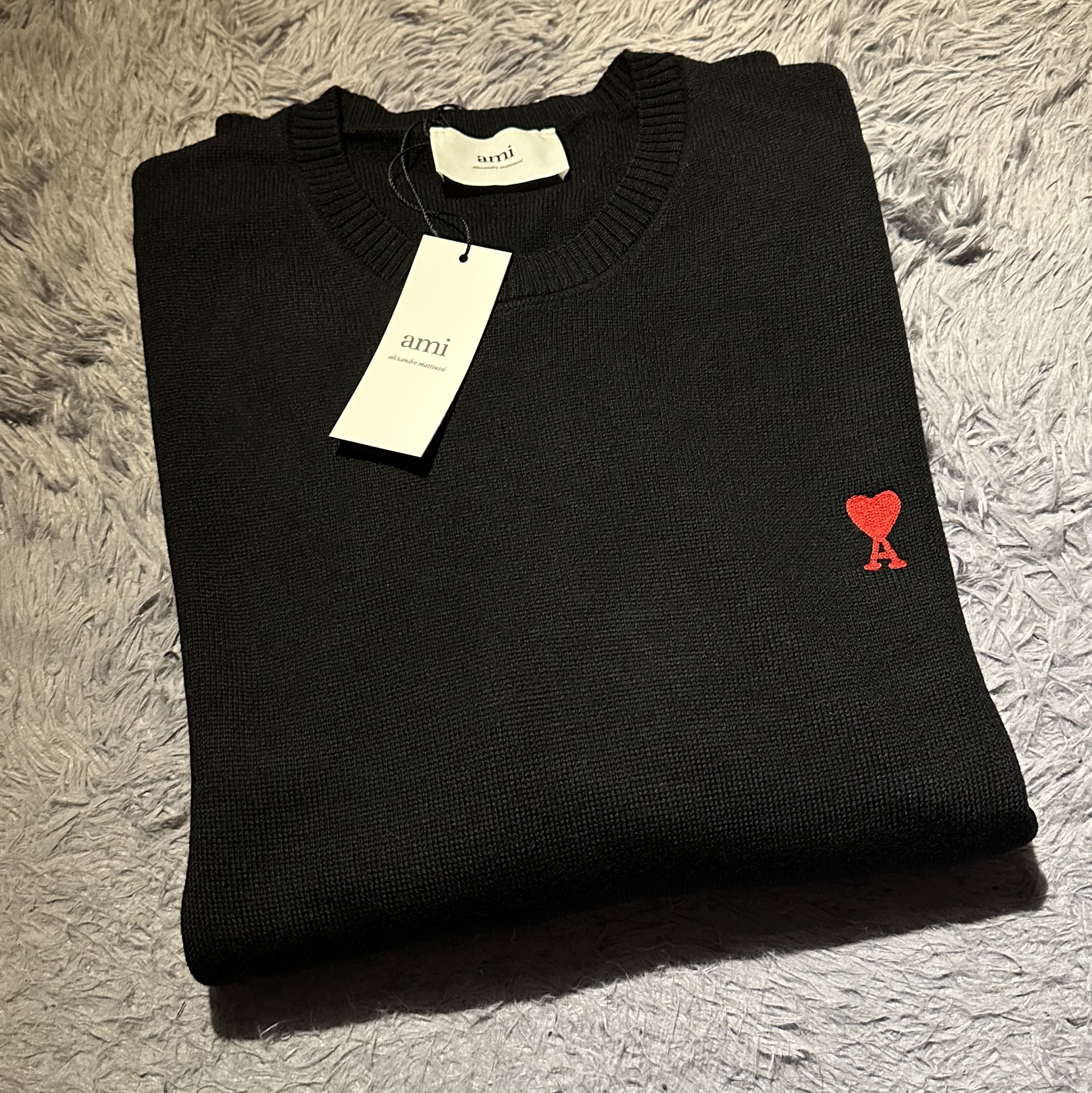 AMI de Coeur Wool Knit Black 착용 스타일