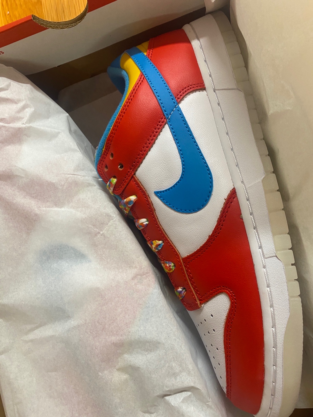Nike x LeBron James x Fruity Pebbles Dunk Low QS Habanero Red 착용 스타일