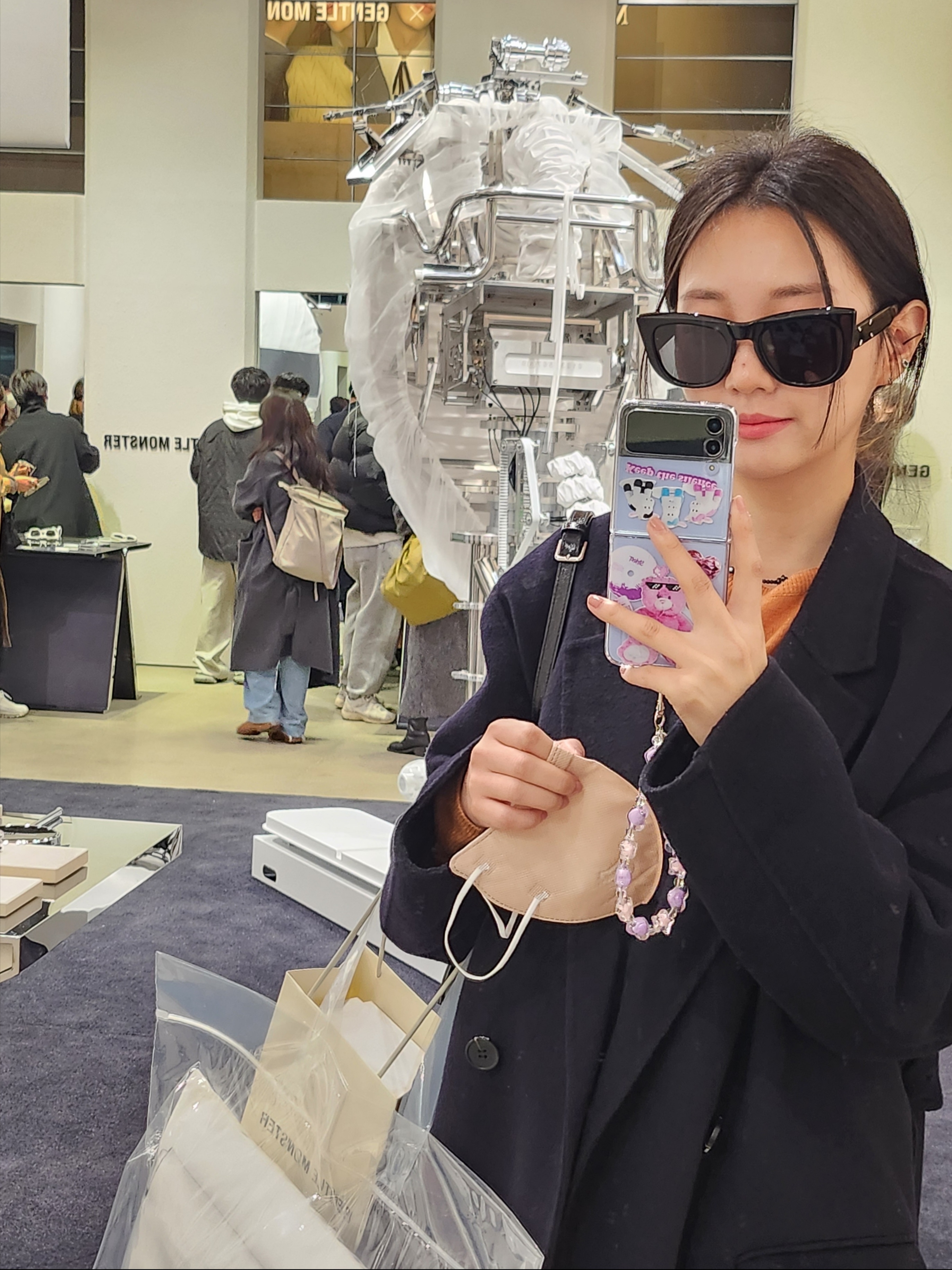 Gentle Monster x Maison Margiela MM008 Black Black 착용 스타일