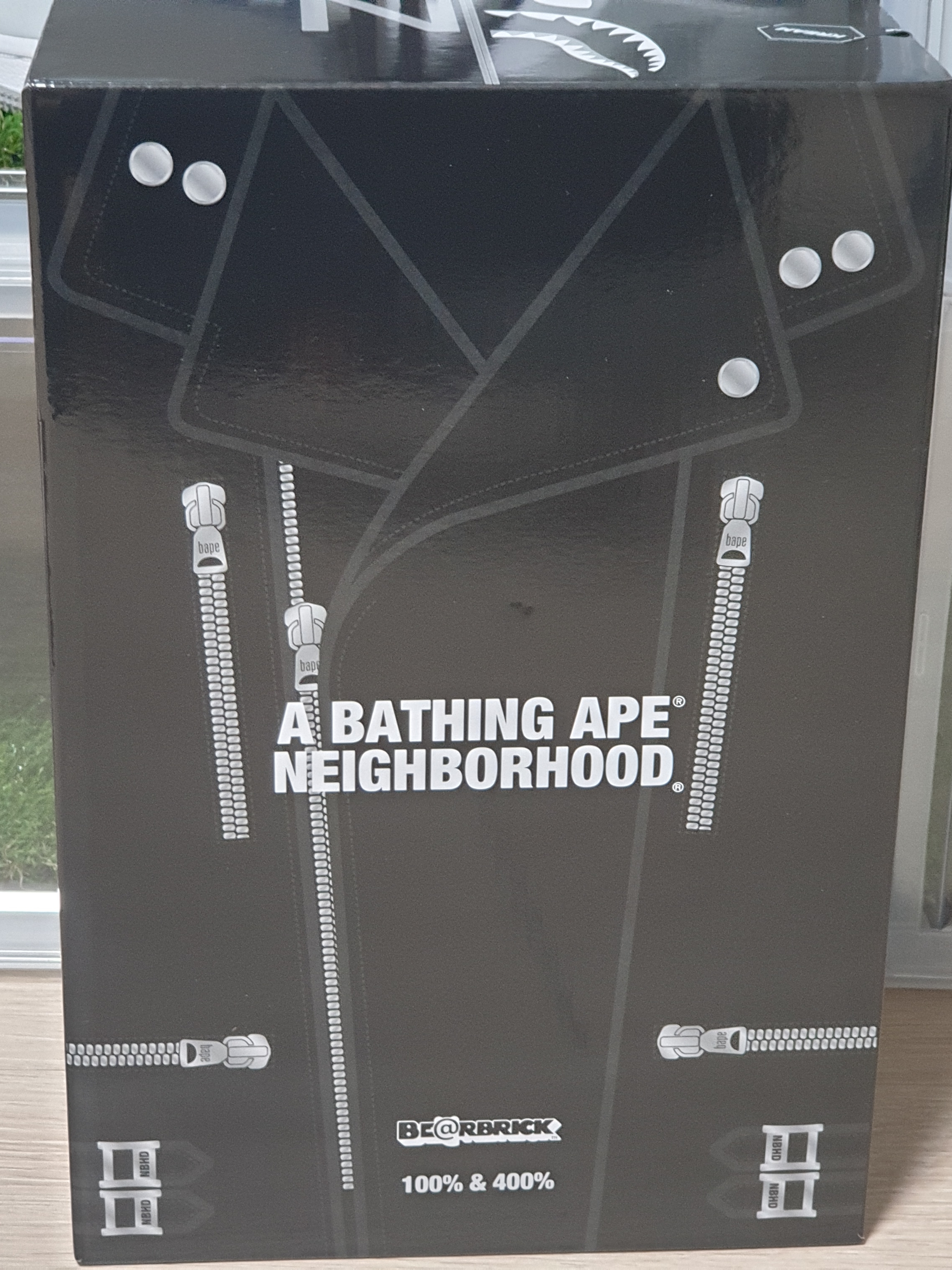 Bearbrick x BAPE x Neighborhood 100% & 400% Set 착용 스타일