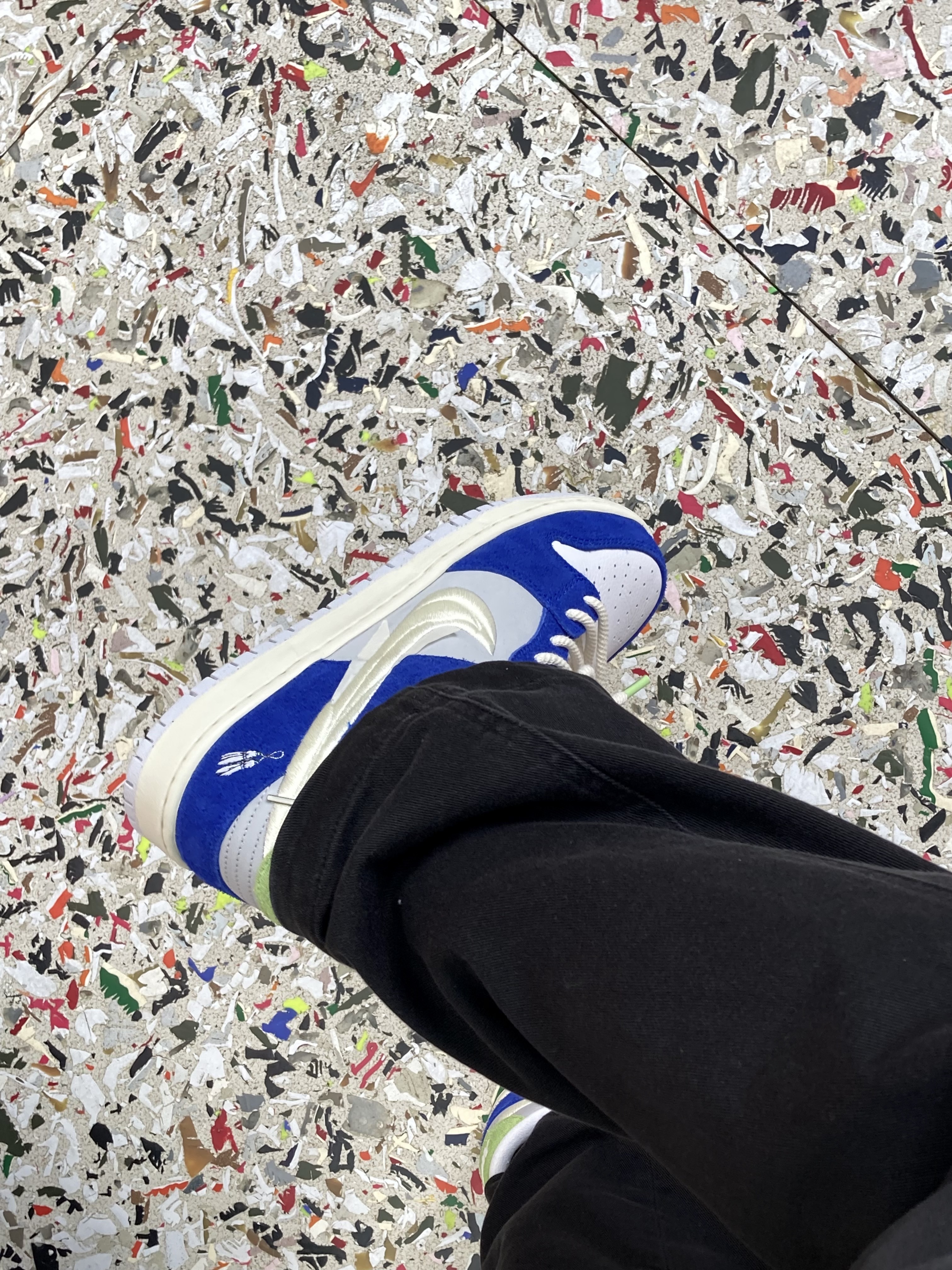 Nike x Fly Streetwear SB Dunk Low Pro Gardenia 착용 스타일 - 3